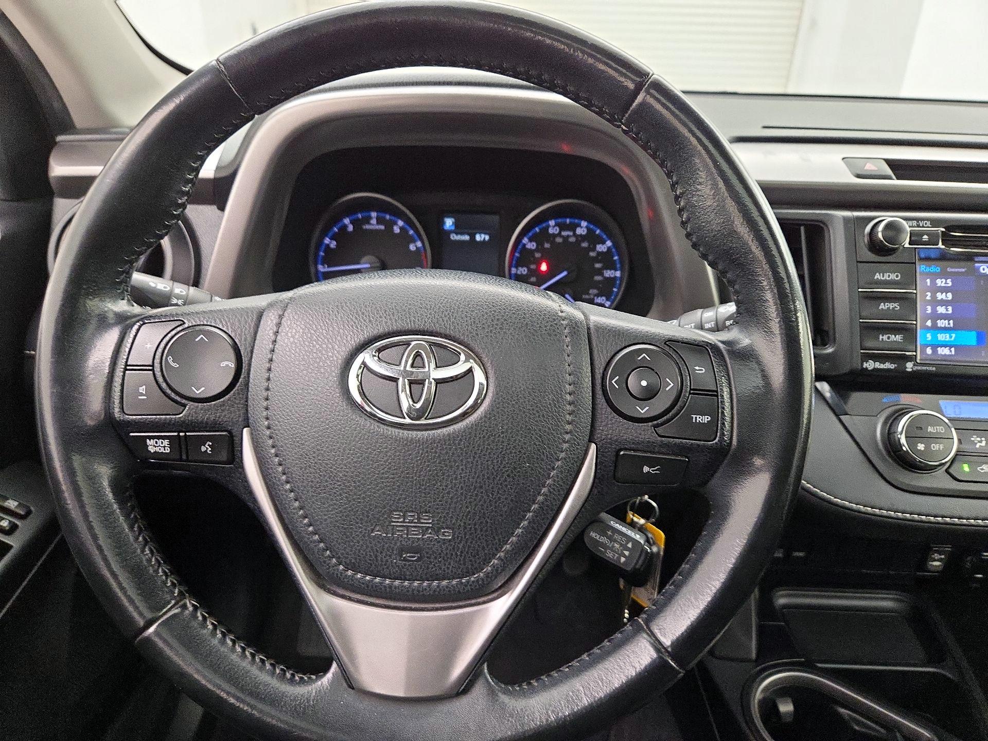 Thumbnail: 2017 Toyota RAV4 - 10