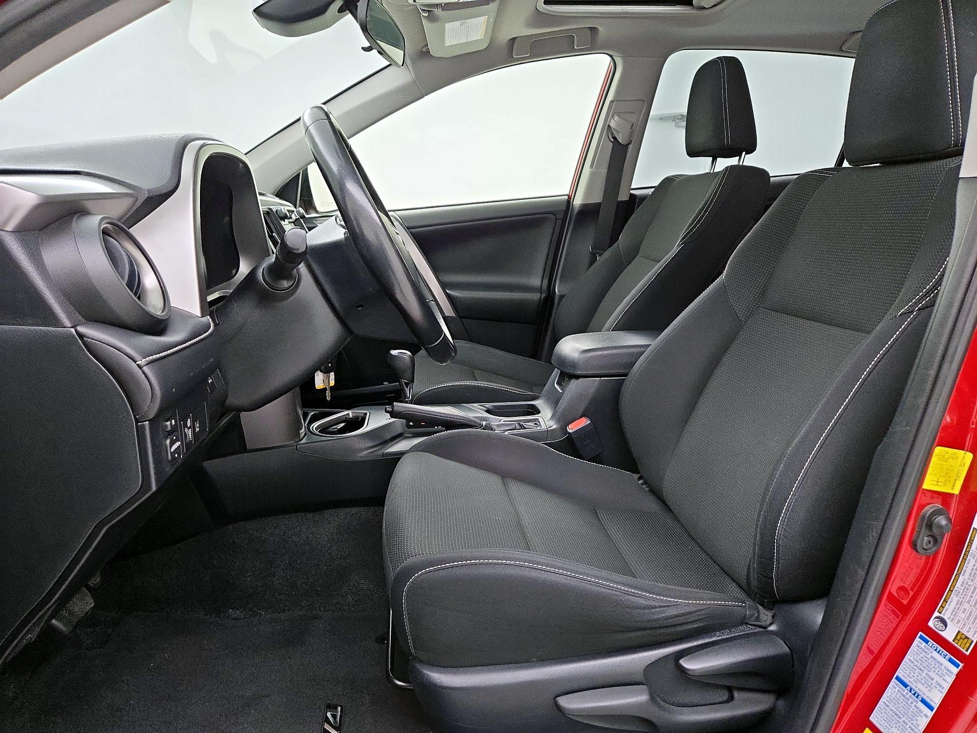 Thumbnail: 2017 Toyota RAV4 - 11