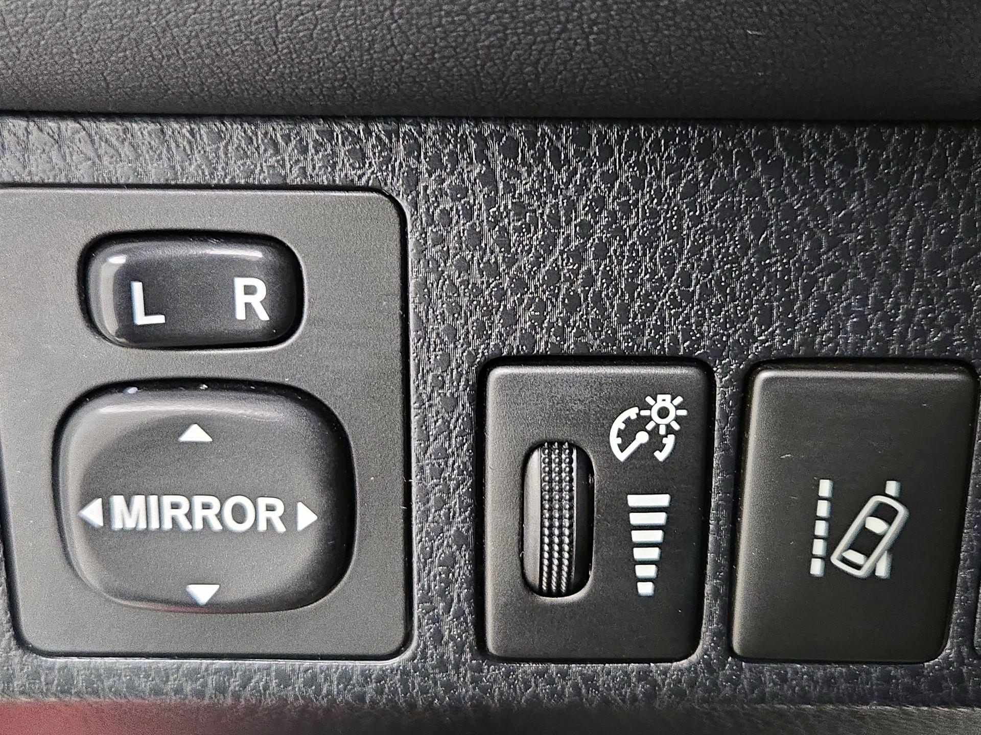 Thumbnail: 2017 Toyota RAV4 - 13