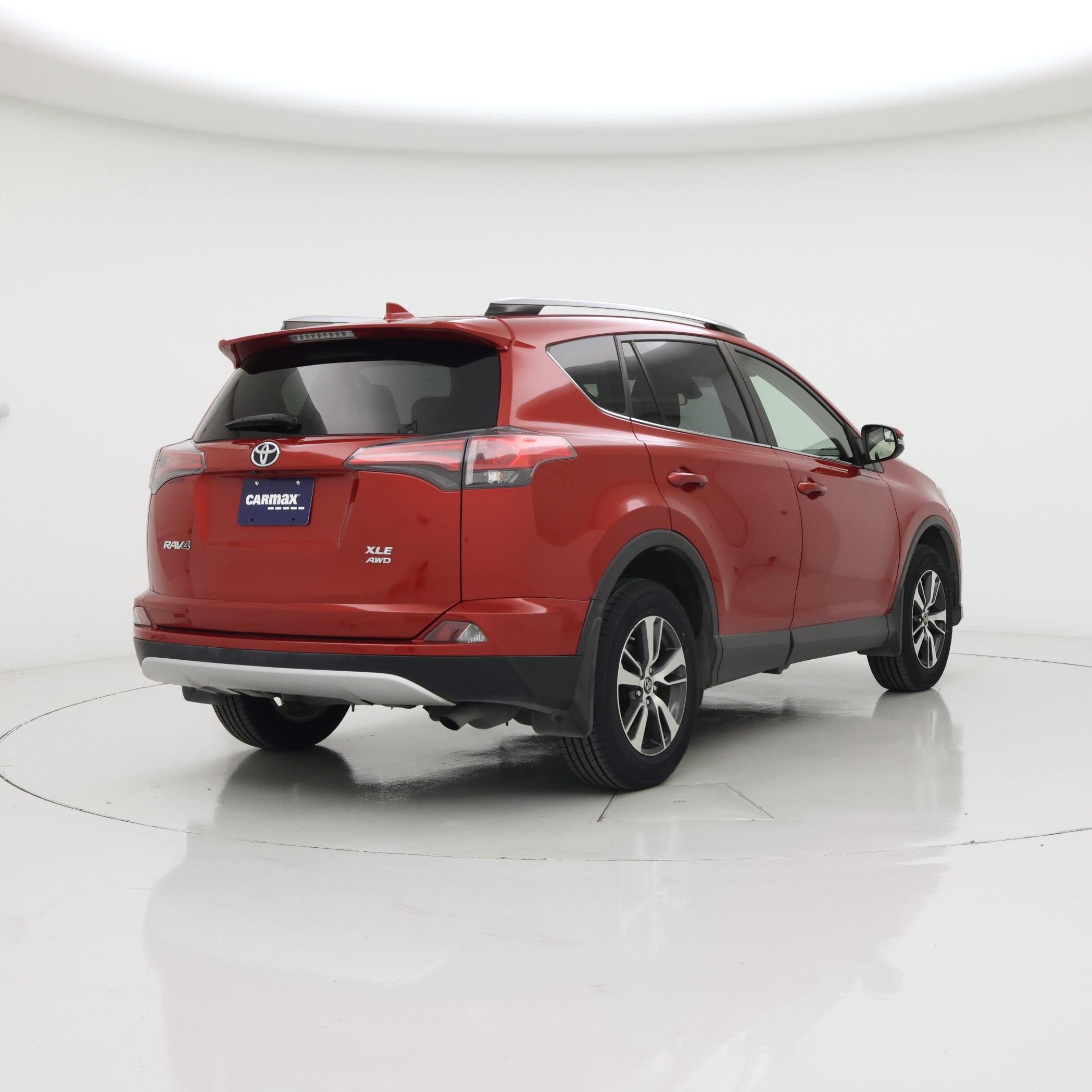 Thumbnail: 2017 Toyota RAV4 - 8