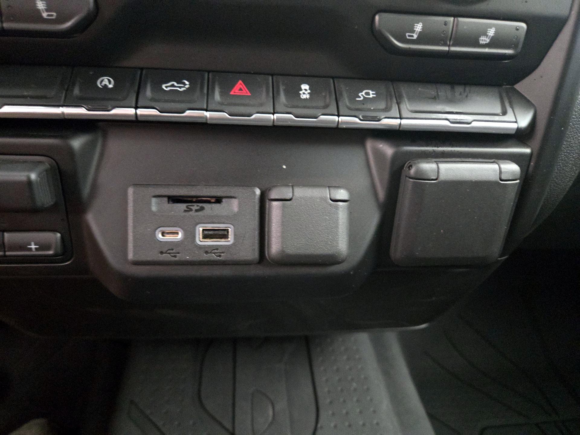 Thumbnail: 2022 Chevrolet Silverado 1500 - 18