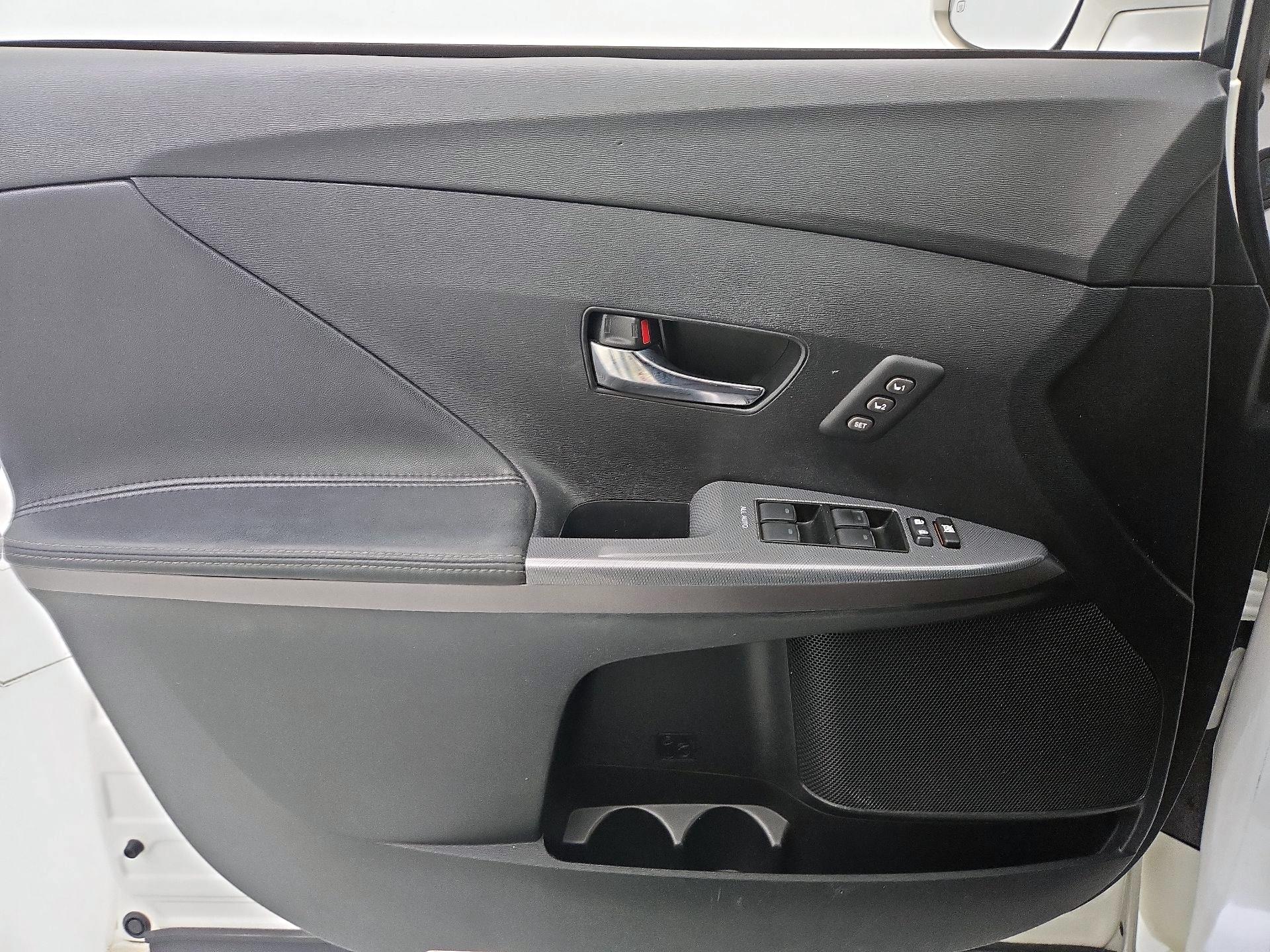 Thumbnail: 2014 Toyota Venza - 12