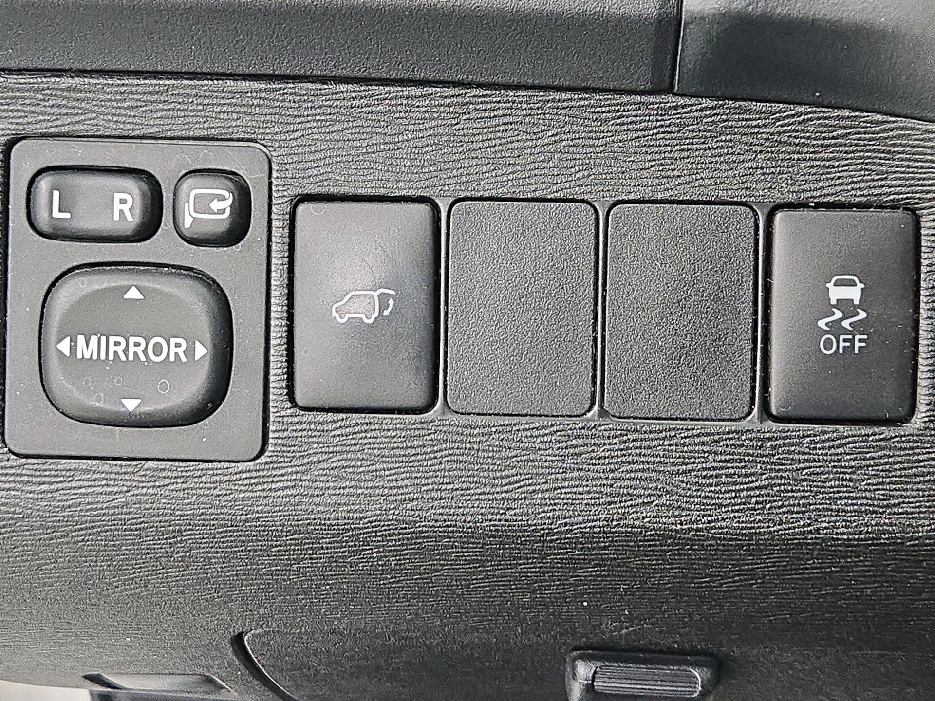 Thumbnail: 2014 Toyota Venza - 13