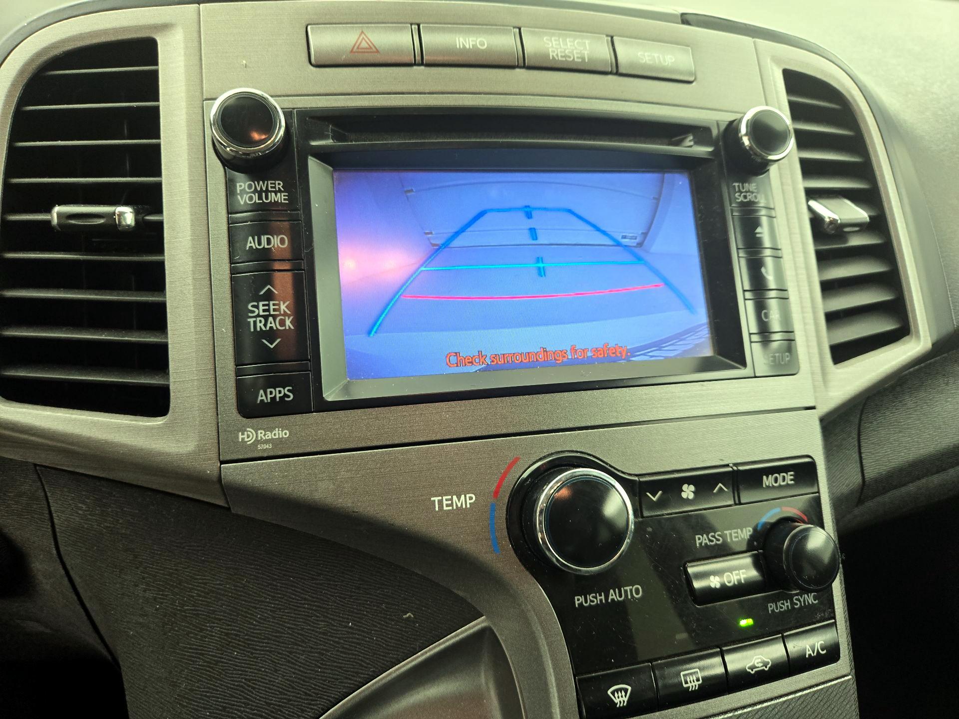 Thumbnail: 2014 Toyota Venza - 14