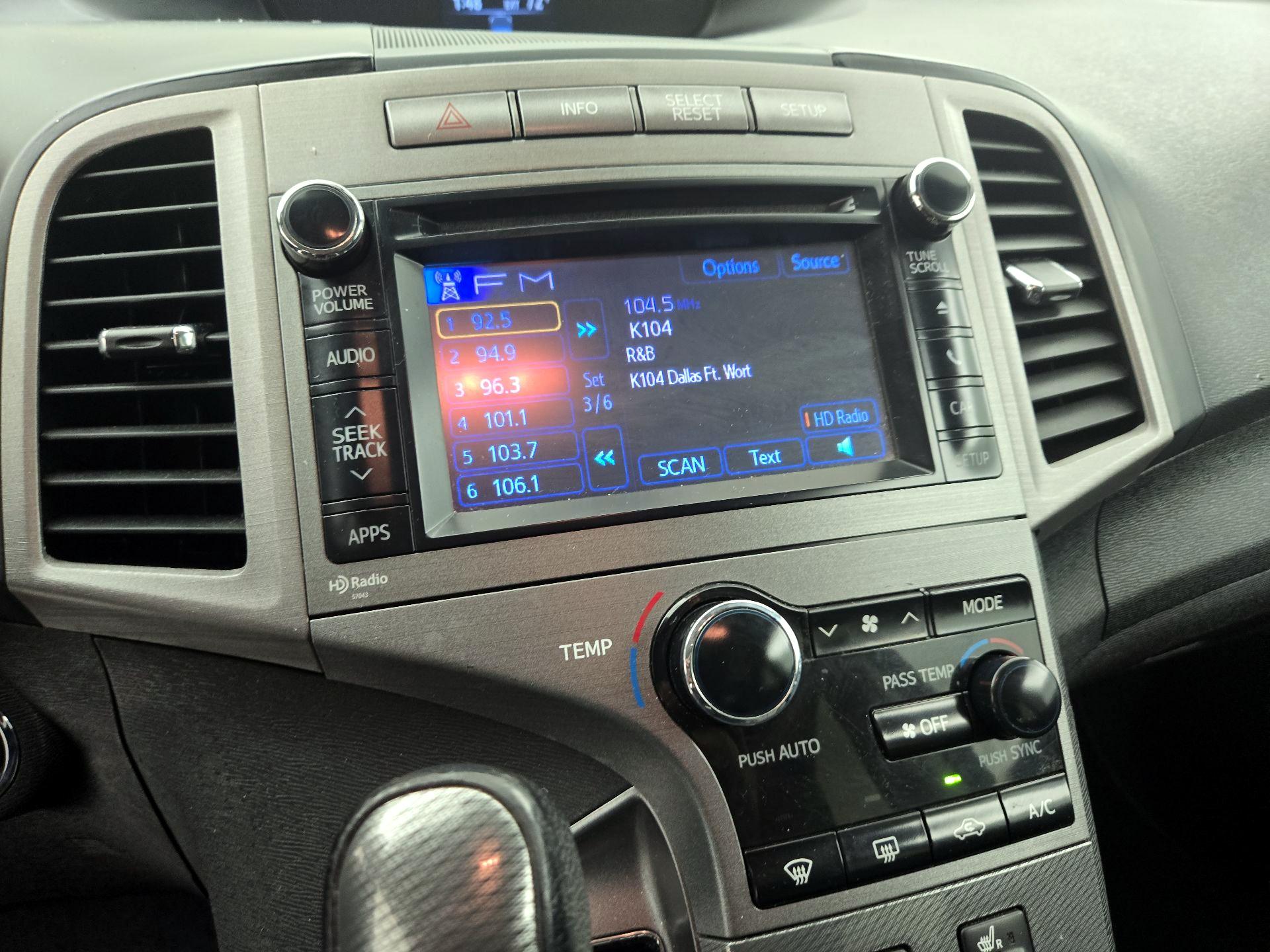 Thumbnail: 2014 Toyota Venza - 15