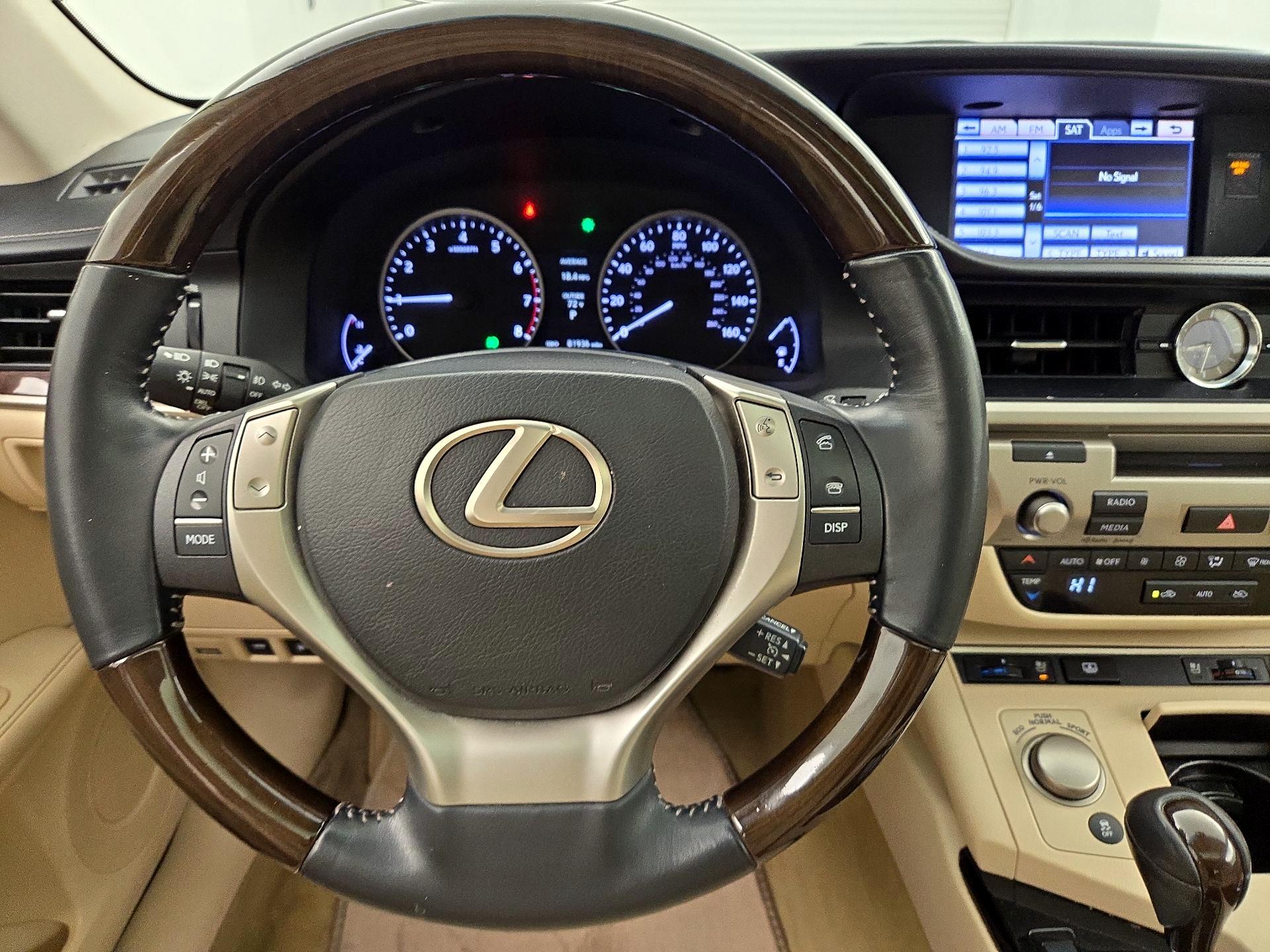Thumbnail: 2014 Lexus ES - 10
