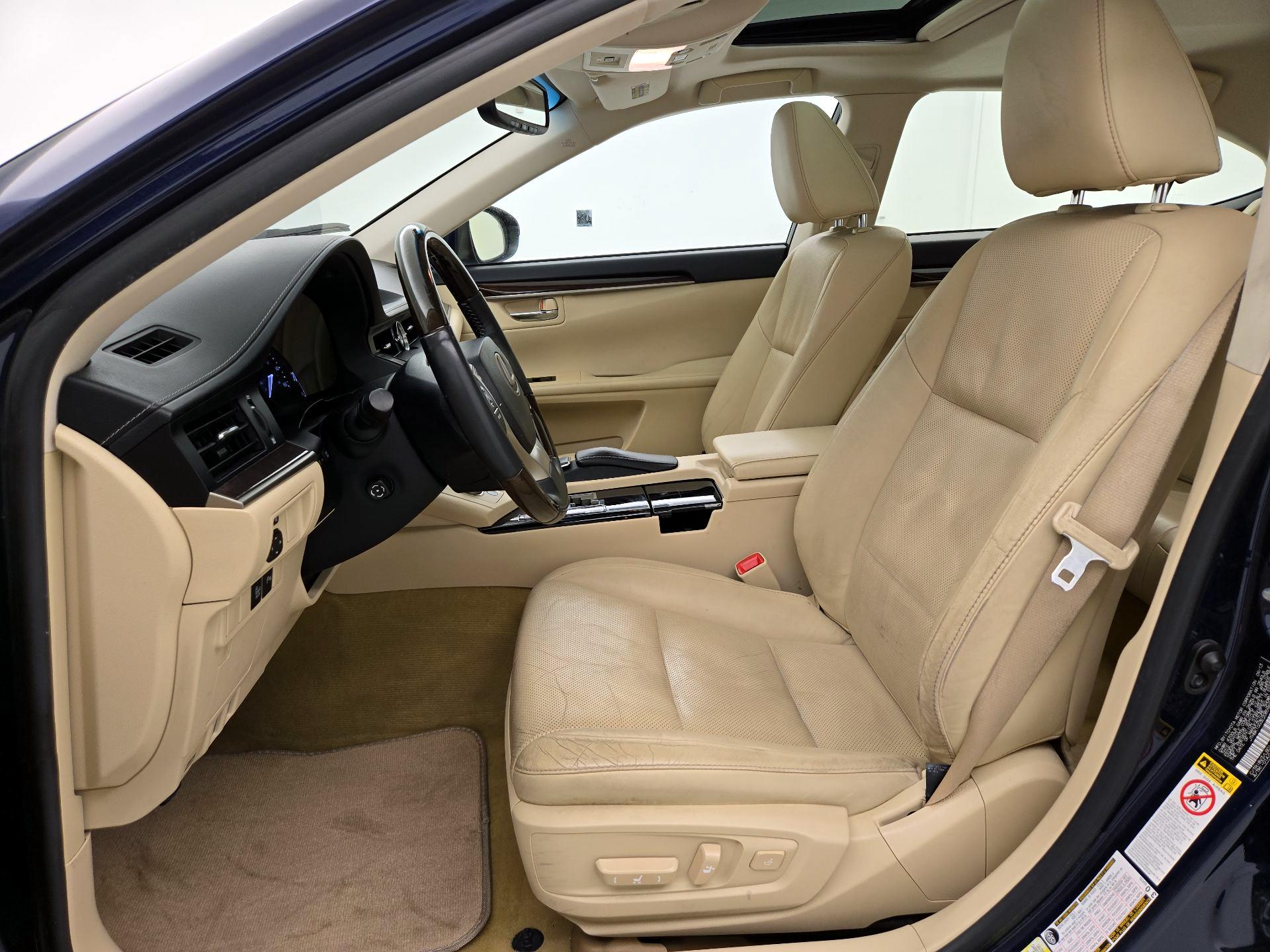 Thumbnail: 2014 Lexus ES - 11