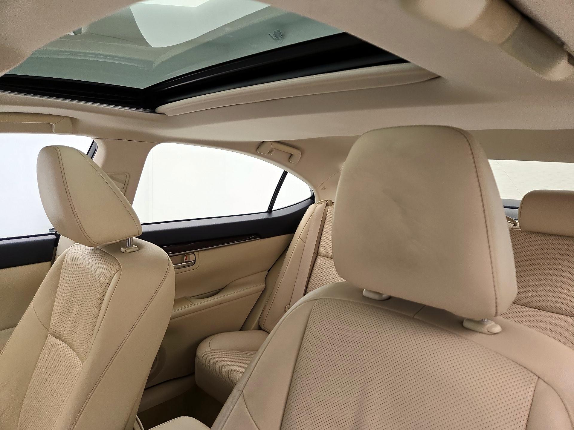 Thumbnail: 2014 Lexus ES - 19