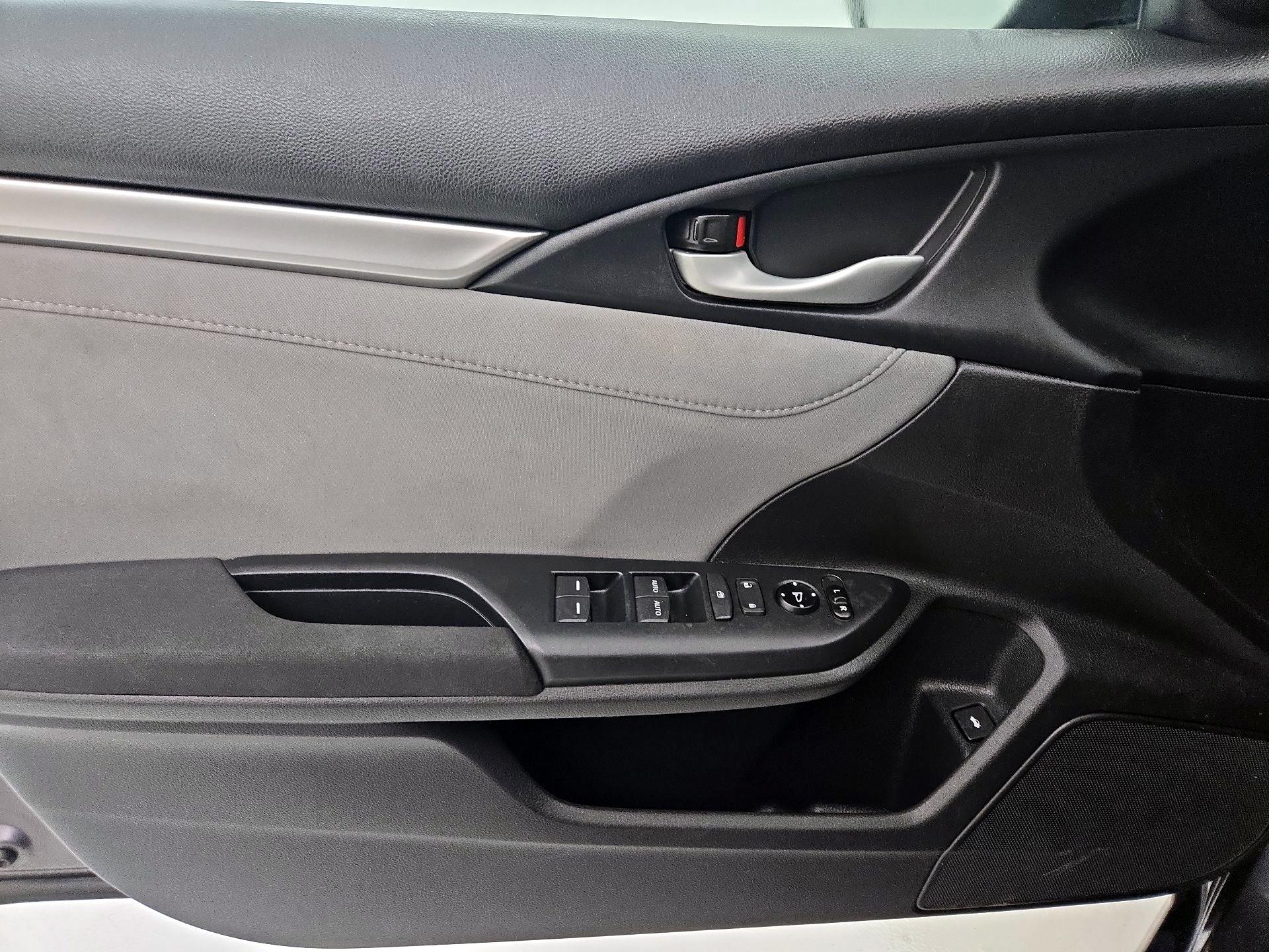 Thumbnail: 2016 Honda Civic - 12