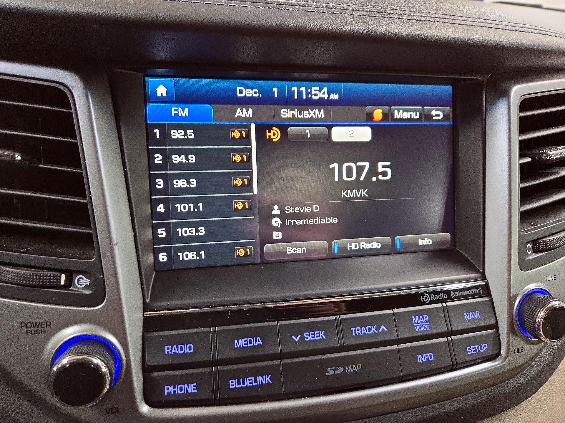 Thumbnail: 2016 Hyundai Tucson - 16