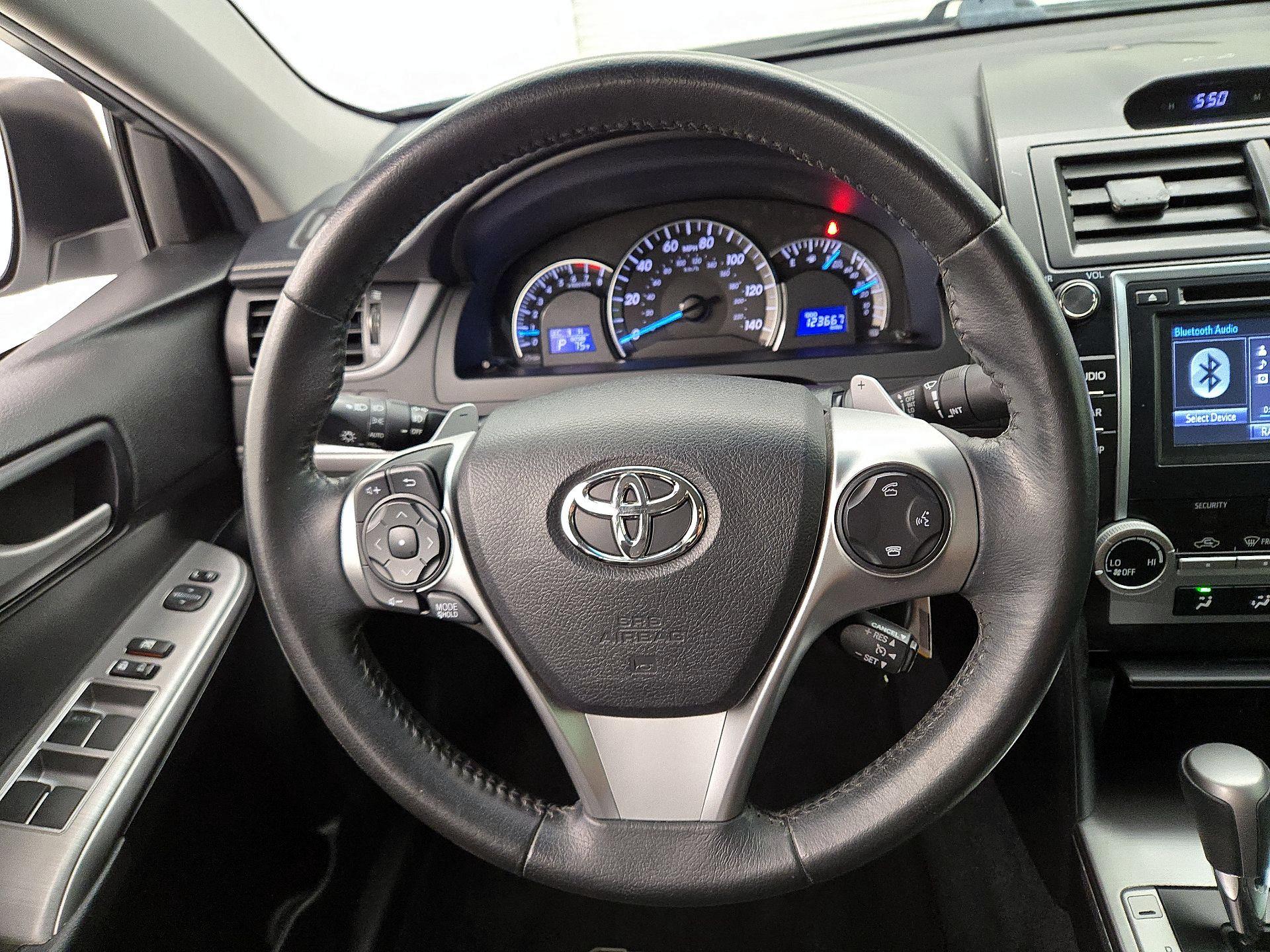 Thumbnail: 2014 Toyota Camry - 10