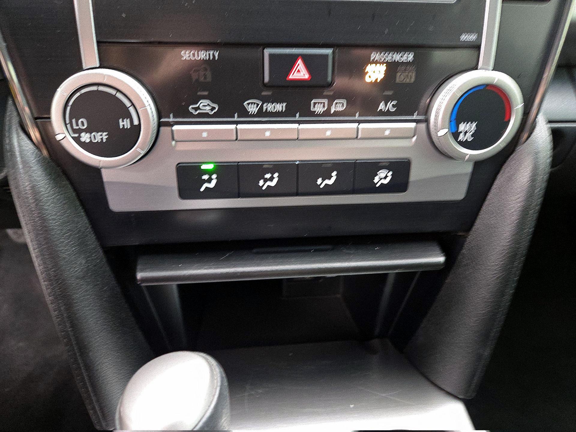 Thumbnail: 2014 Toyota Camry - 16