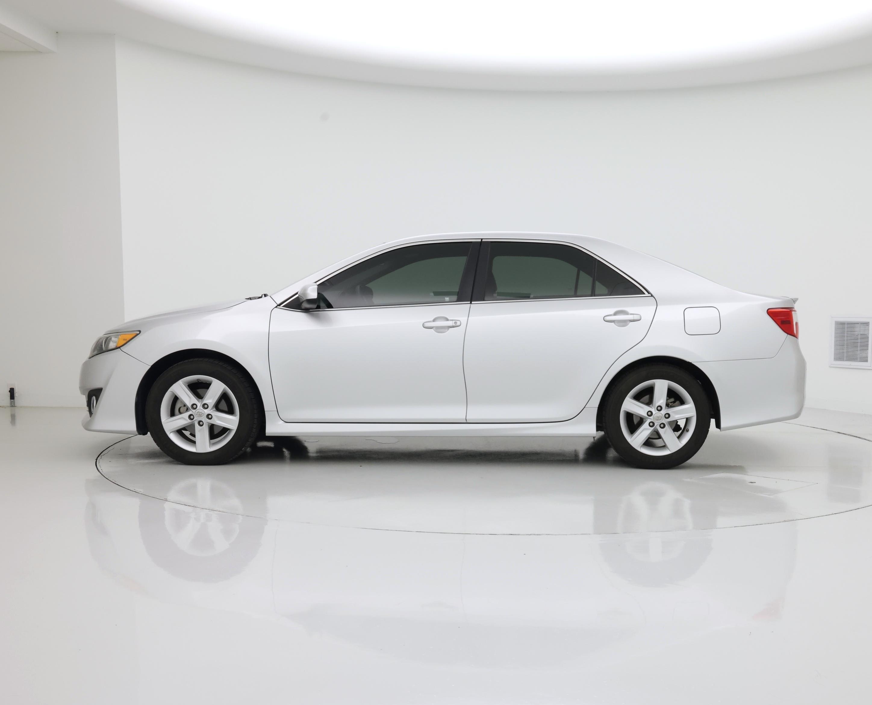 Thumbnail: 2014 Toyota Camry - 3