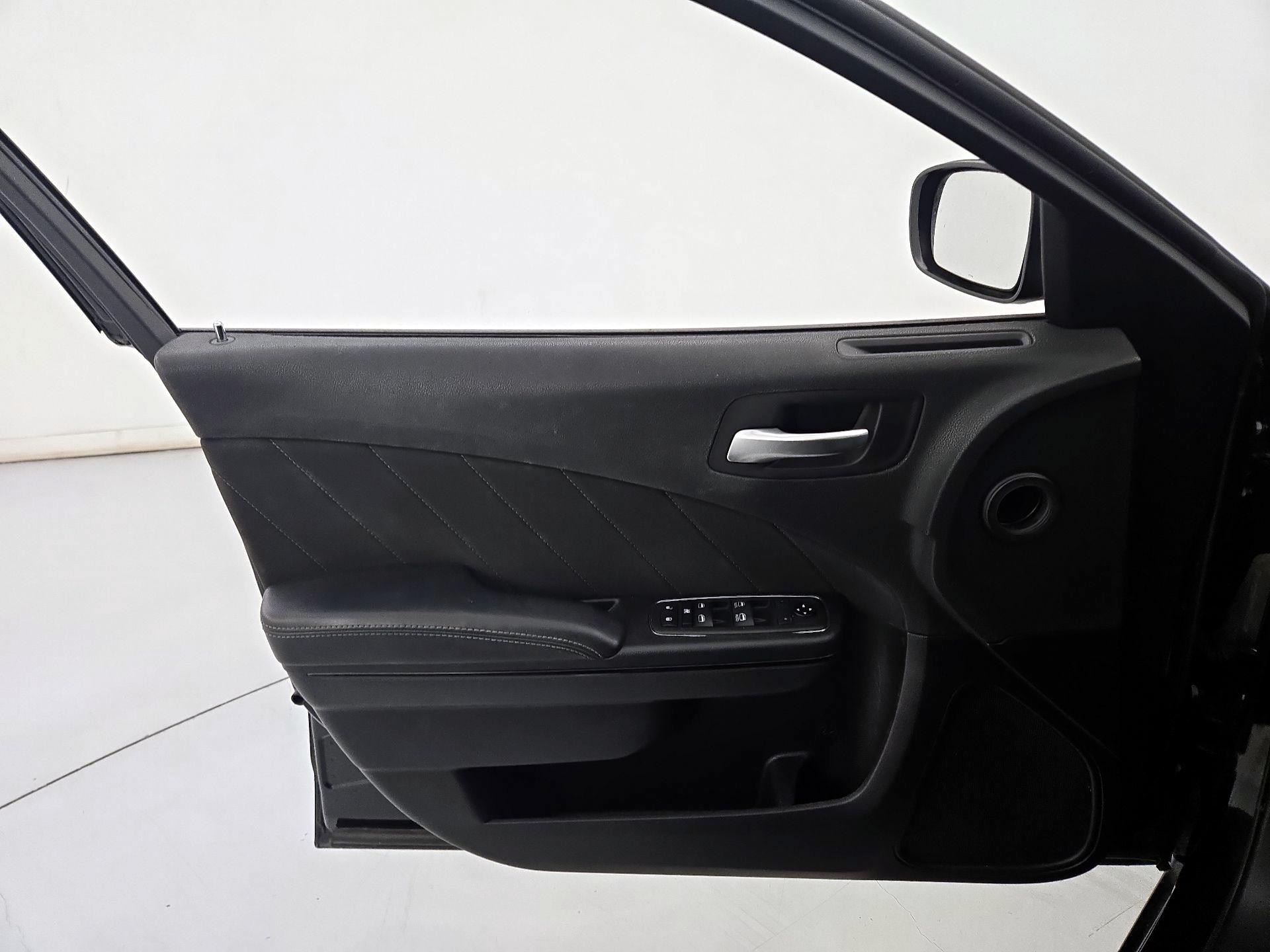 Thumbnail: 2020 Dodge Charger - 12