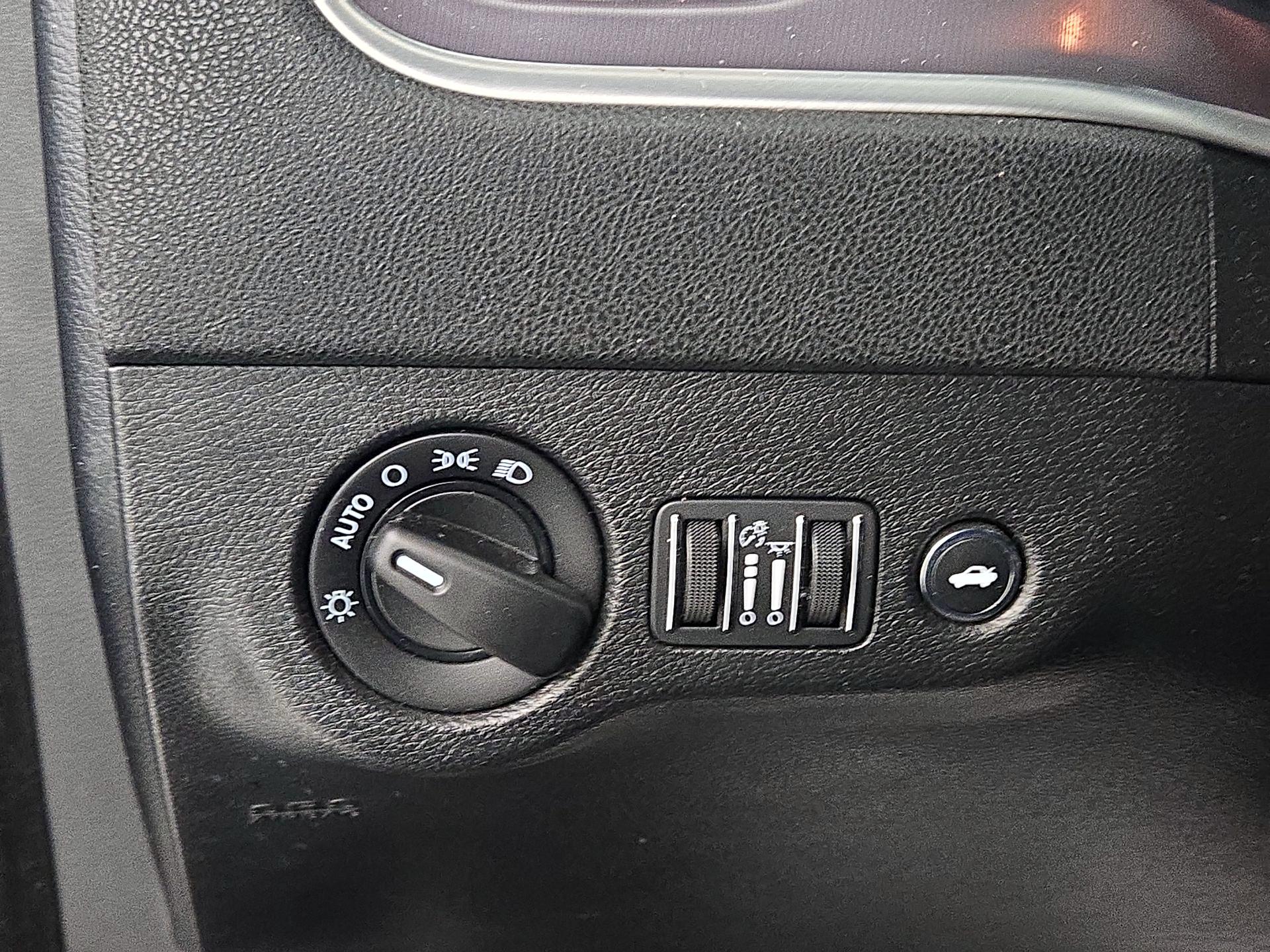 Thumbnail: 2020 Dodge Charger - 13