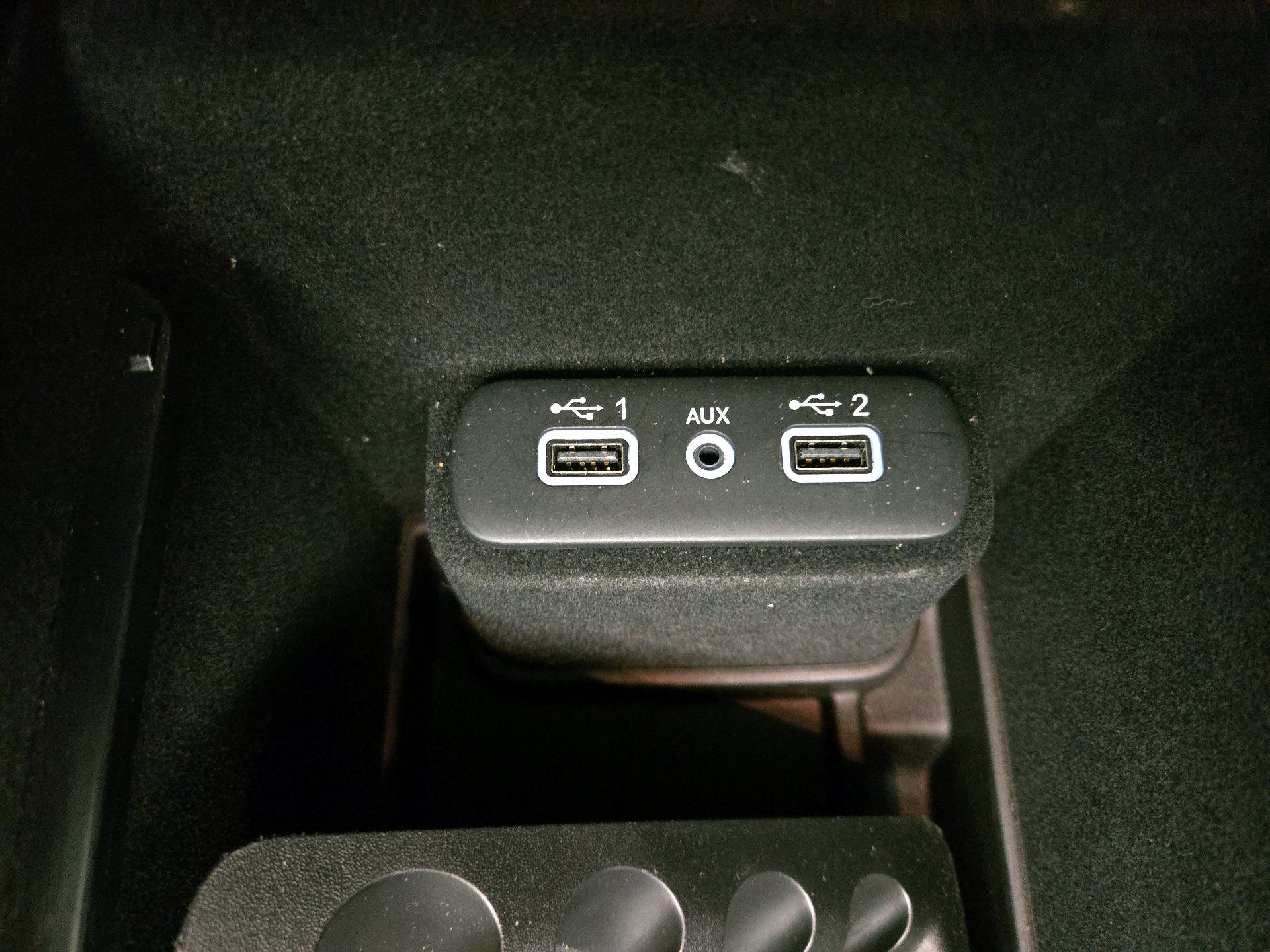 Thumbnail: 2020 Dodge Charger - 18