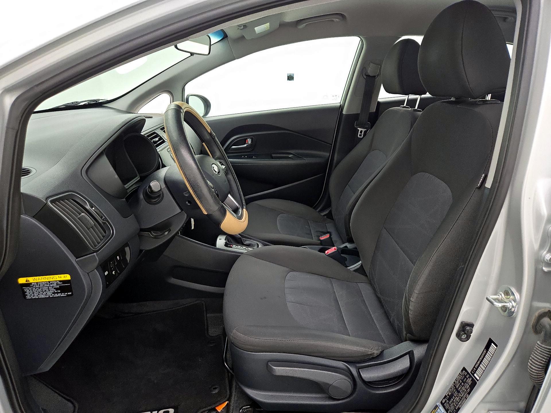 Thumbnail: 2016 Kia Rio - 11