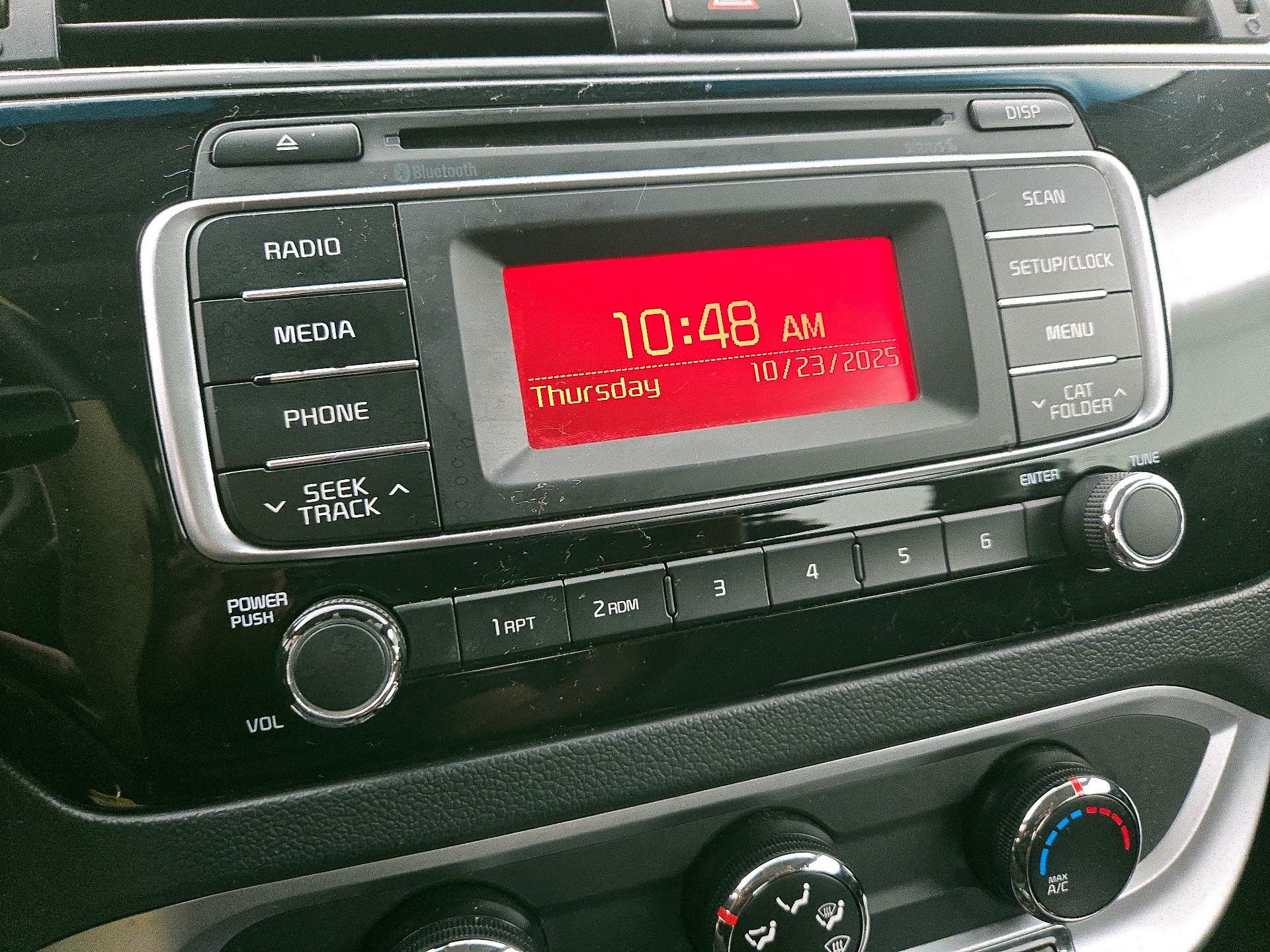 Thumbnail: 2016 Kia Rio - 14