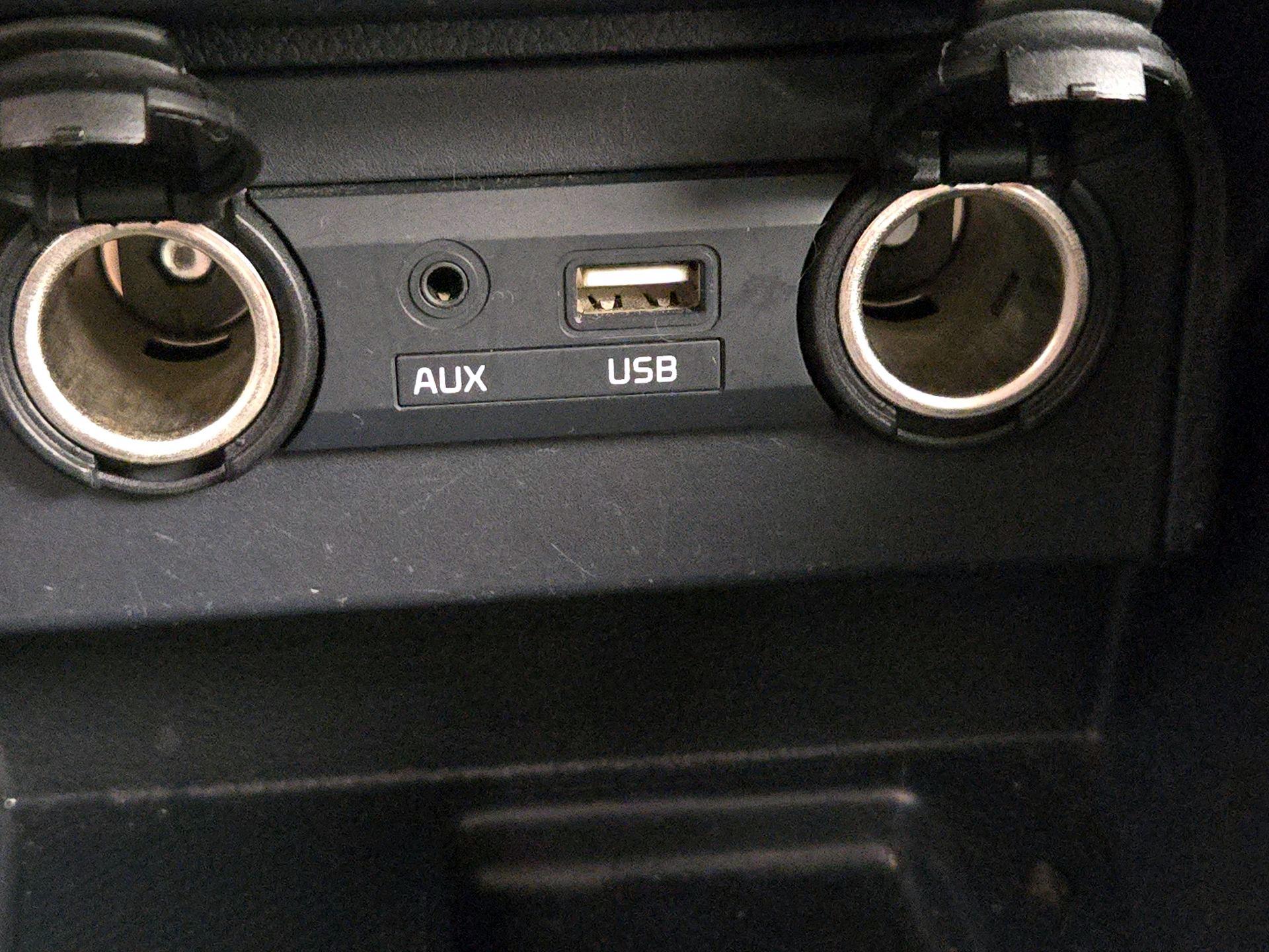 Thumbnail: 2016 Kia Rio - 17