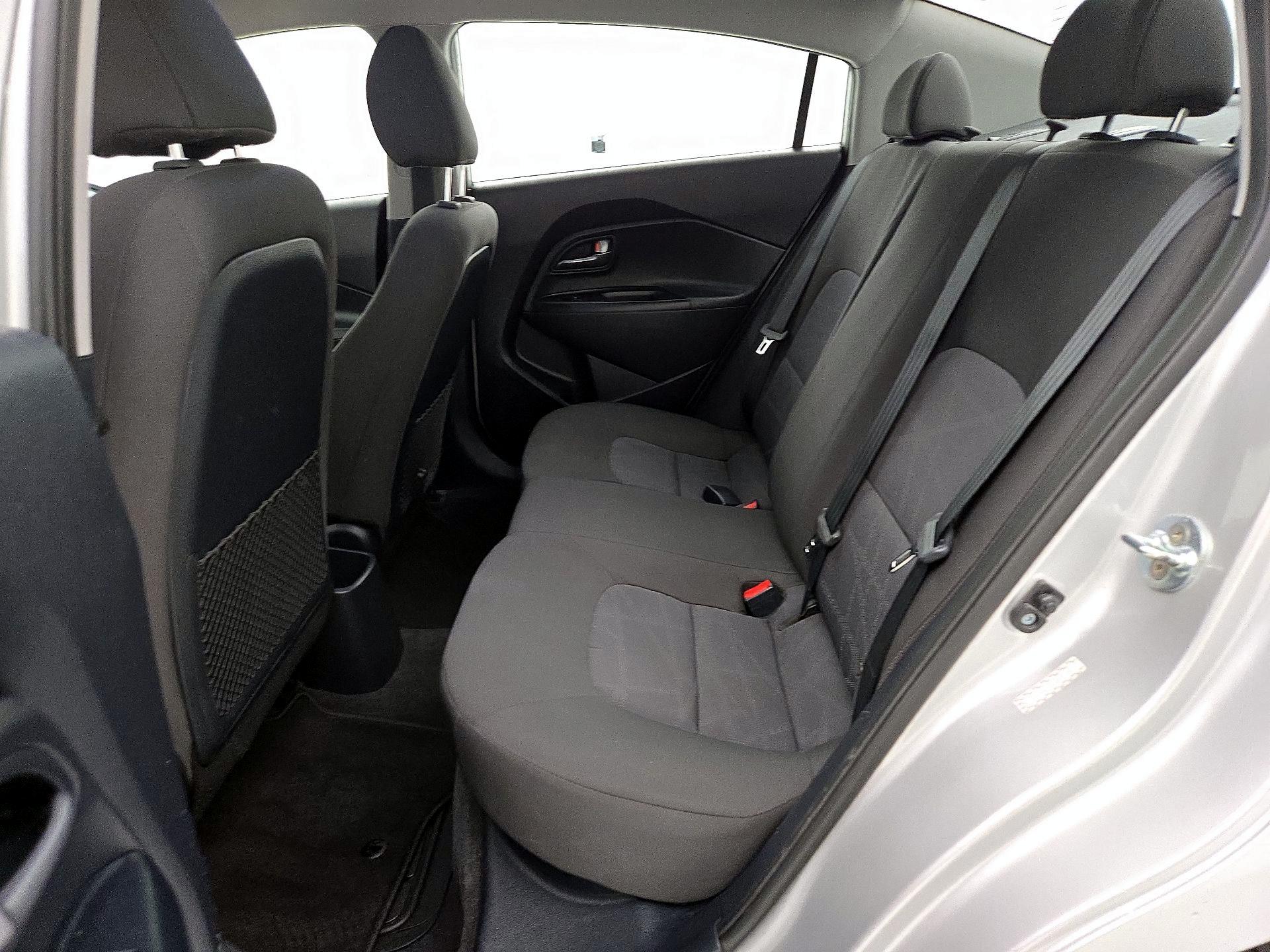 Thumbnail: 2016 Kia Rio - 18