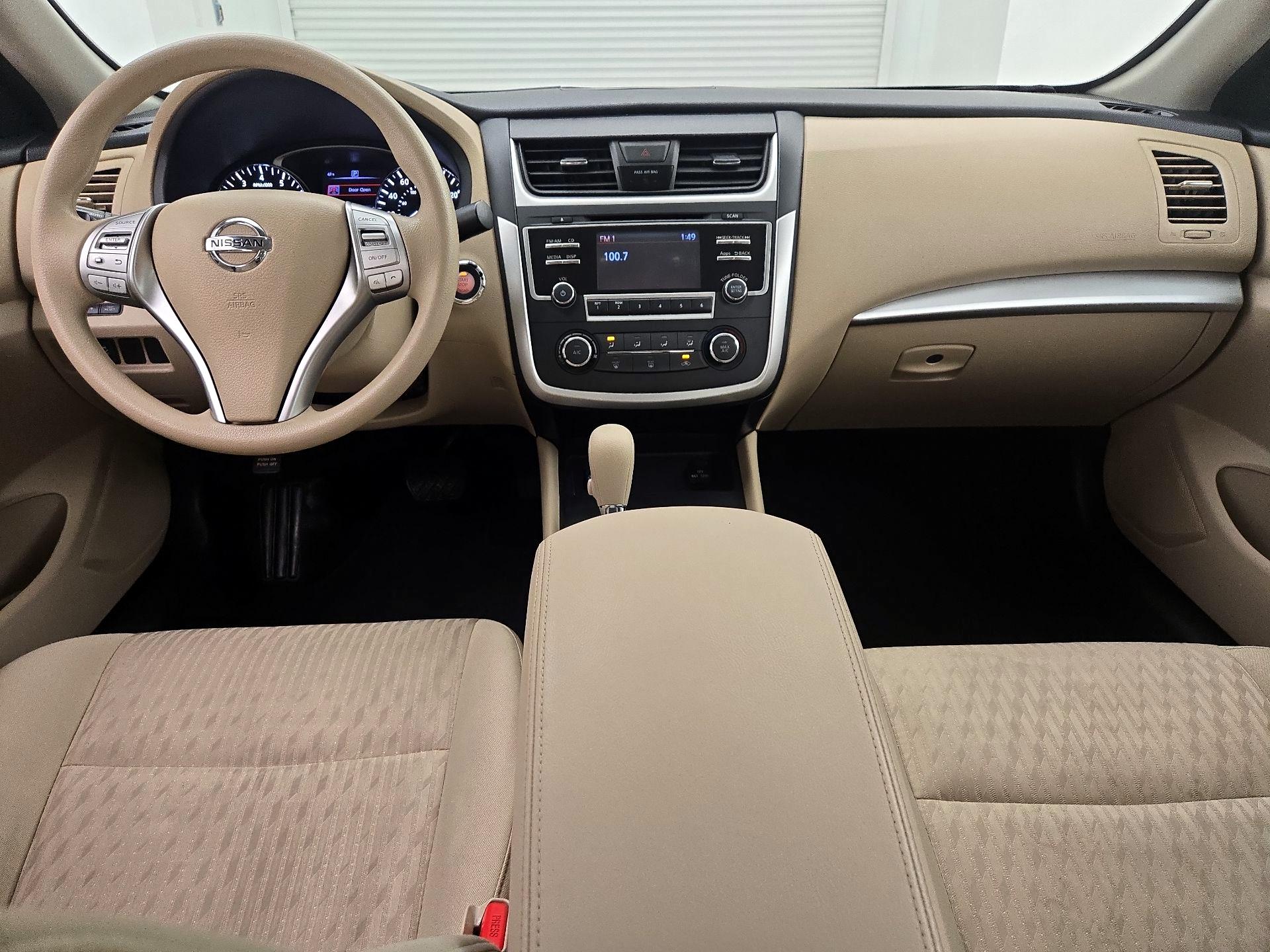 Thumbnail: 2016 Nissan Altima - 9