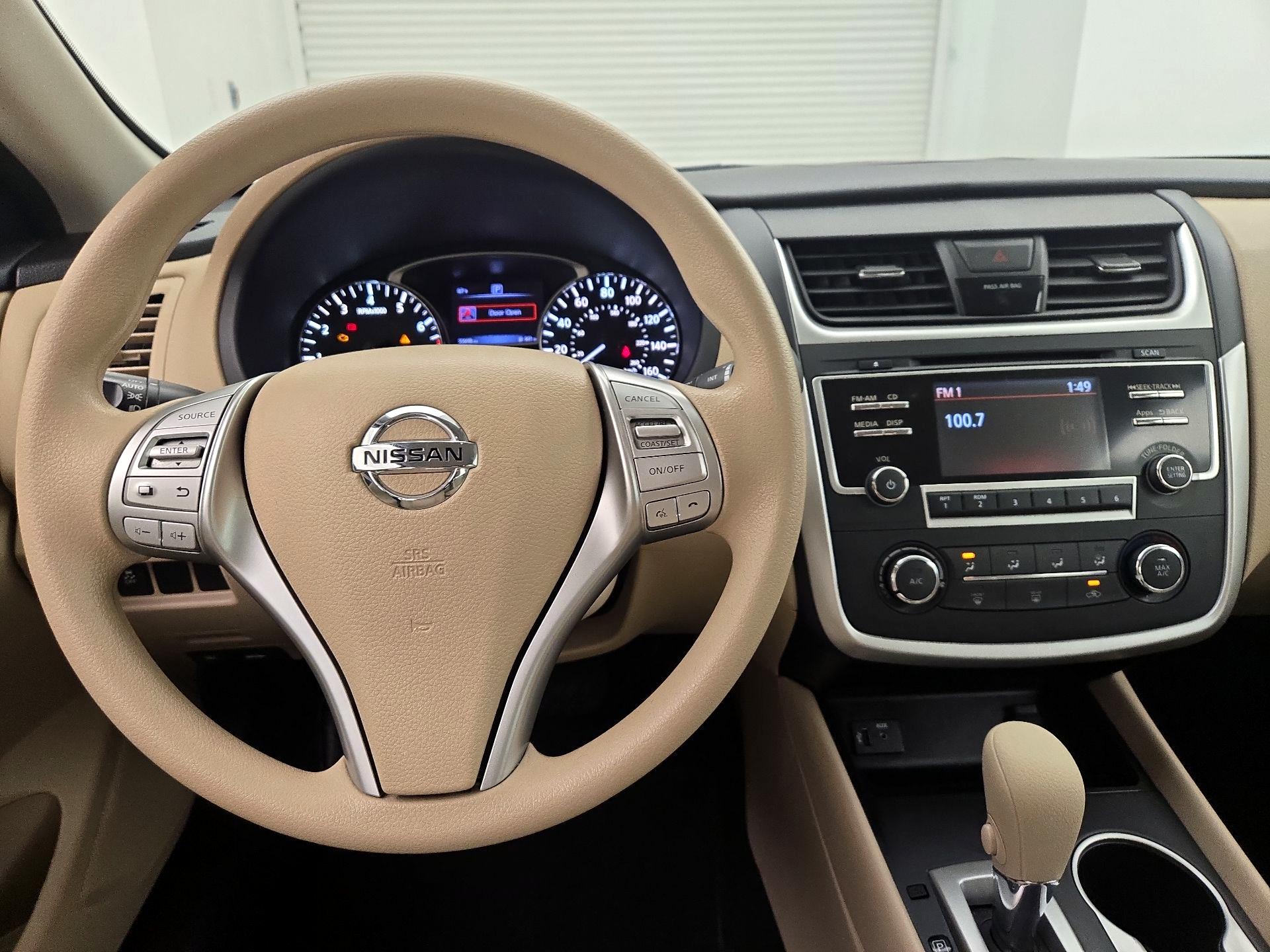 Thumbnail: 2016 Nissan Altima - 10