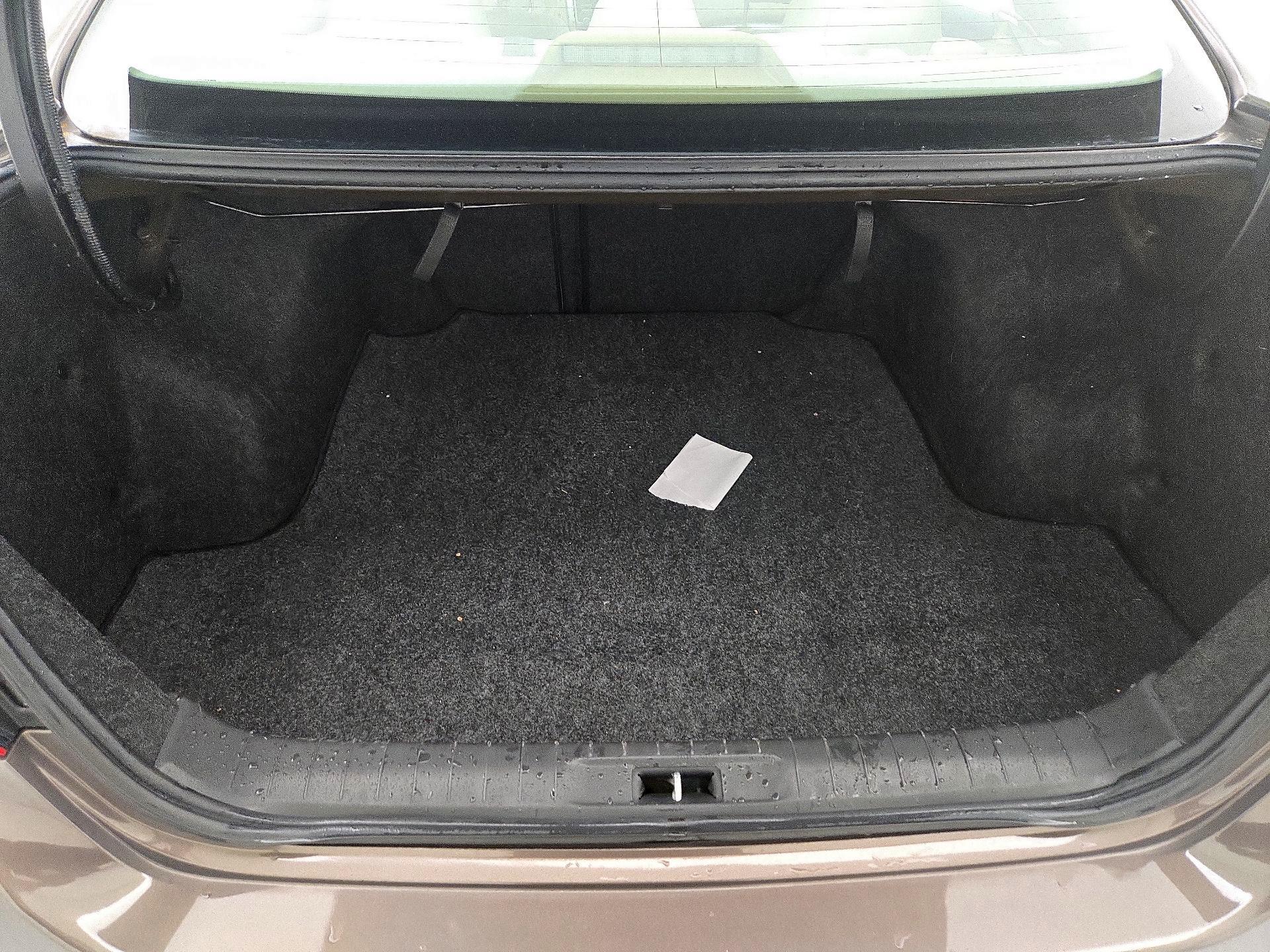 Thumbnail: 2016 Nissan Altima - 18