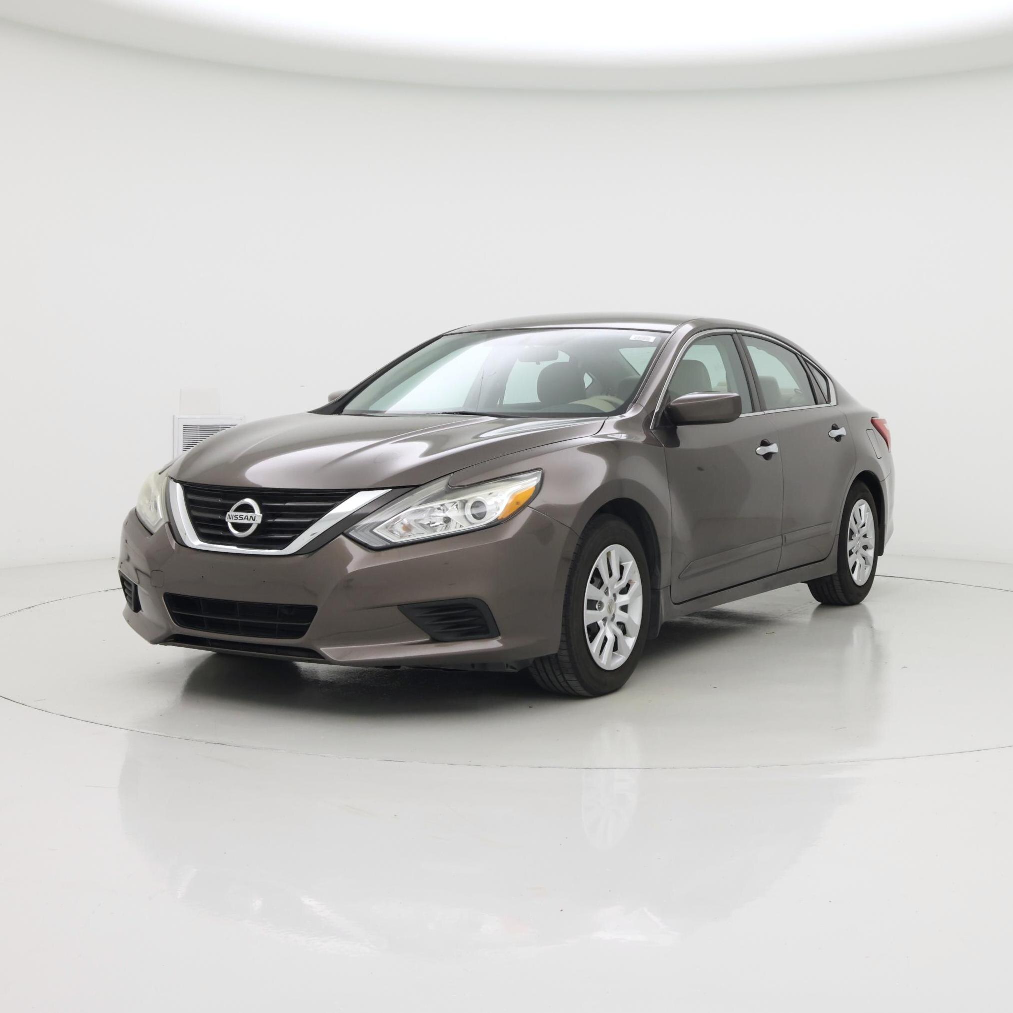 Thumbnail: 2016 Nissan Altima - 4