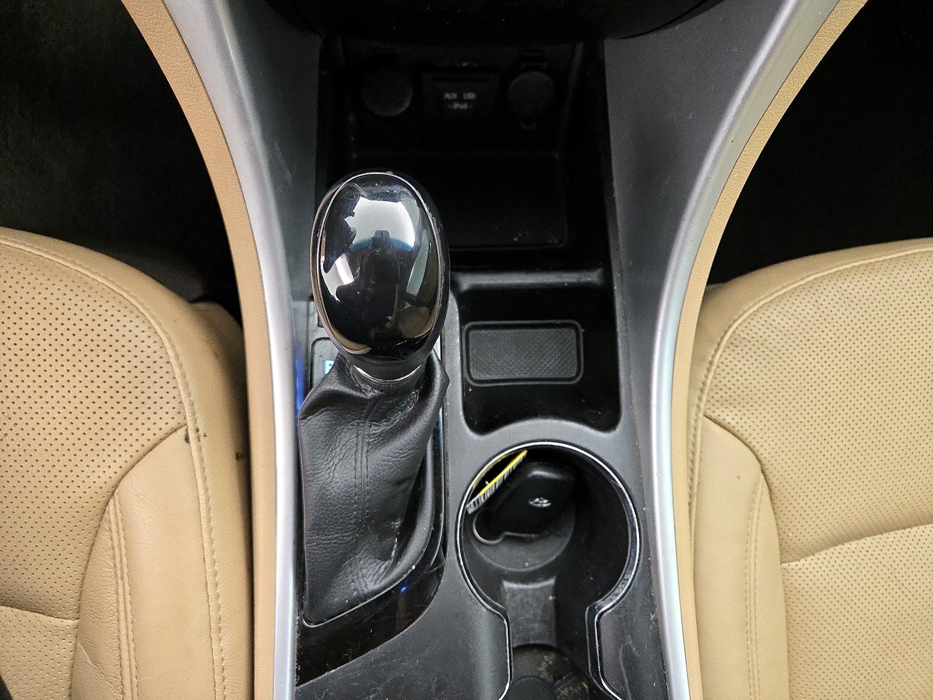 Thumbnail: 2015 Hyundai Sonata - 17