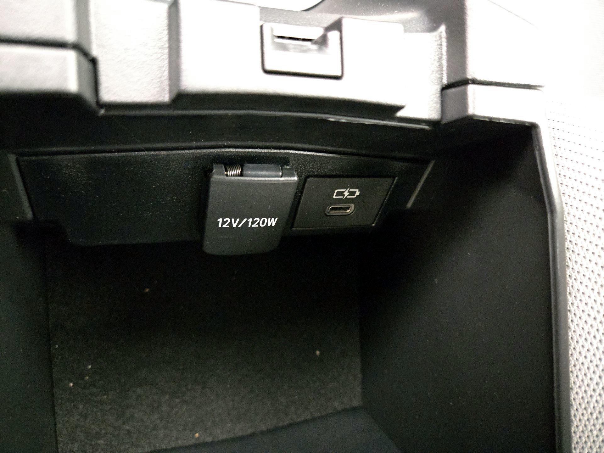 Thumbnail: 2025 Toyota Corolla - 18