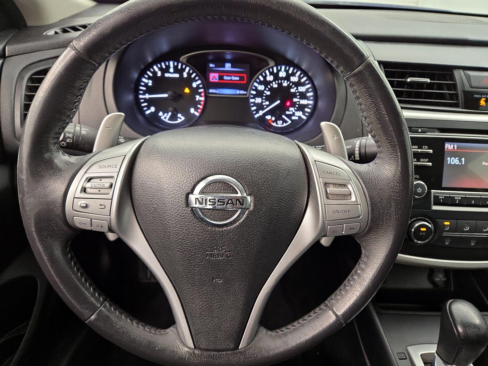 Thumbnail: 2017 Nissan Altima - 10