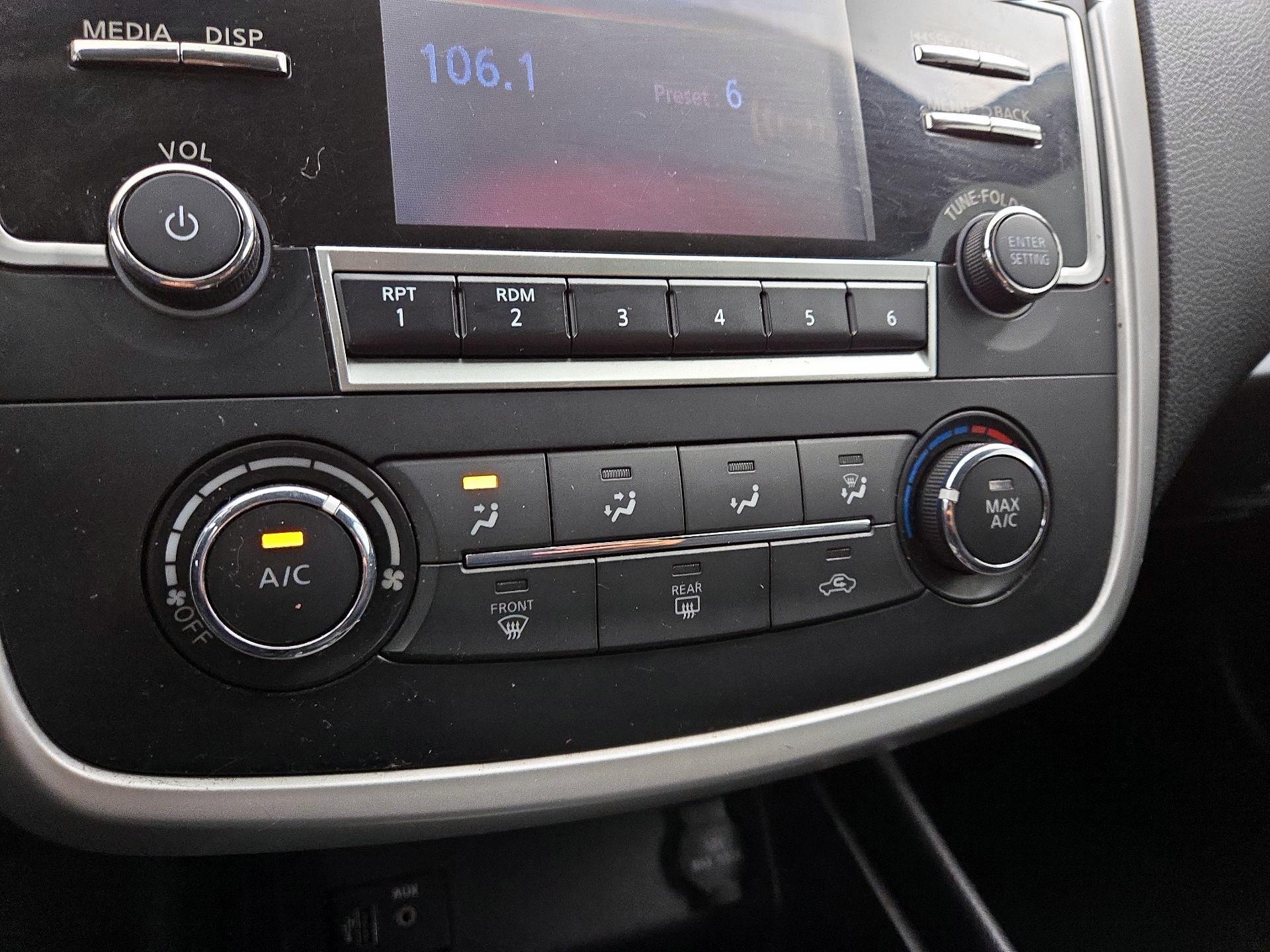 Thumbnail: 2017 Nissan Altima - 16