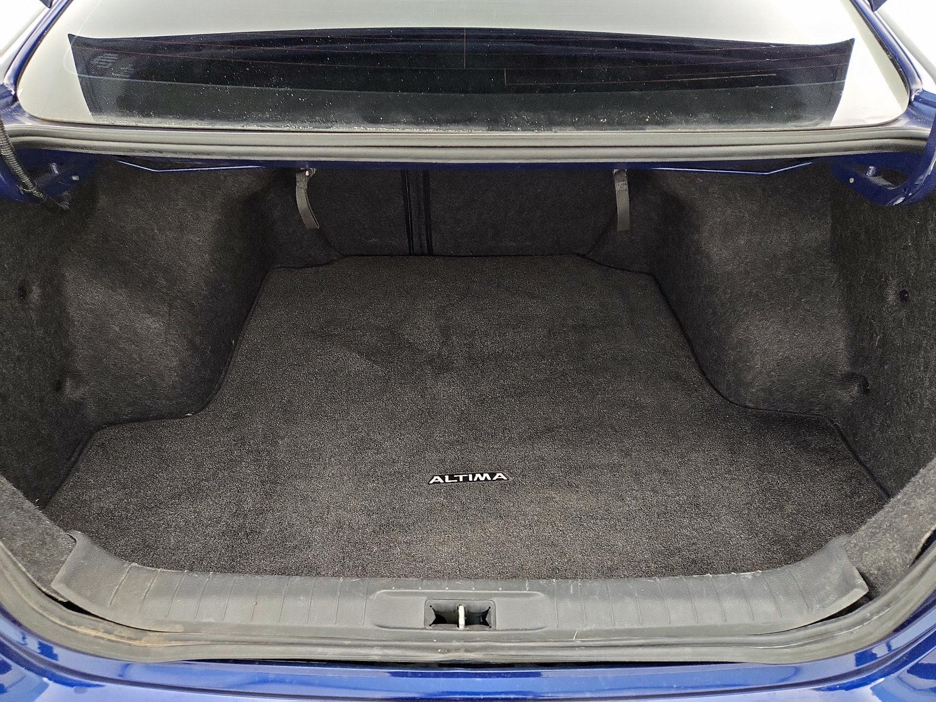 Thumbnail: 2017 Nissan Altima - 20