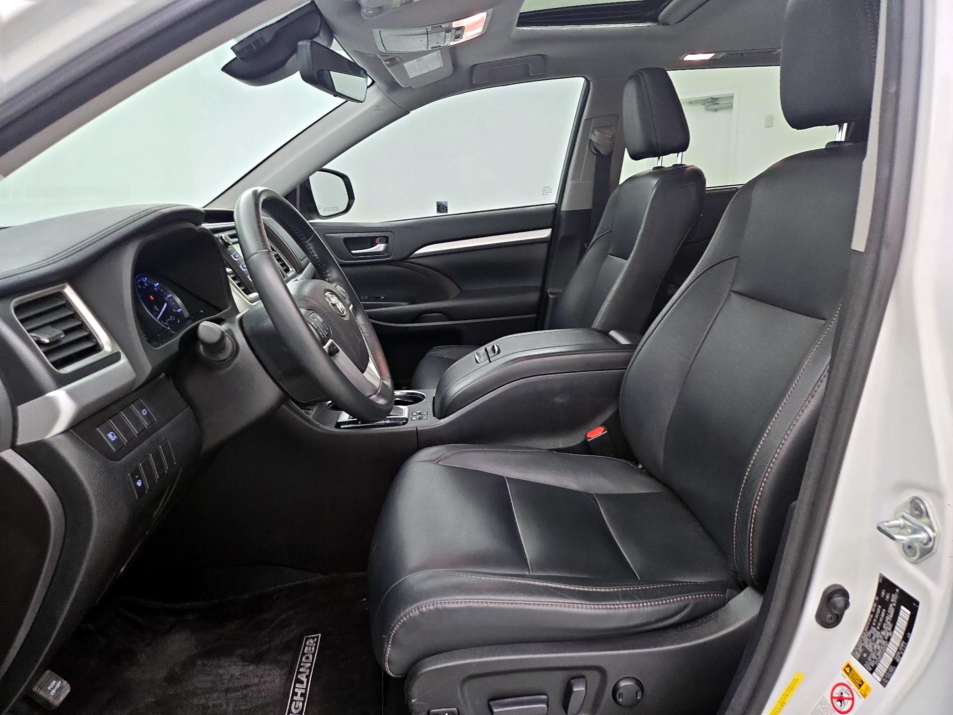 Thumbnail: 2018 Toyota Highlander - 11