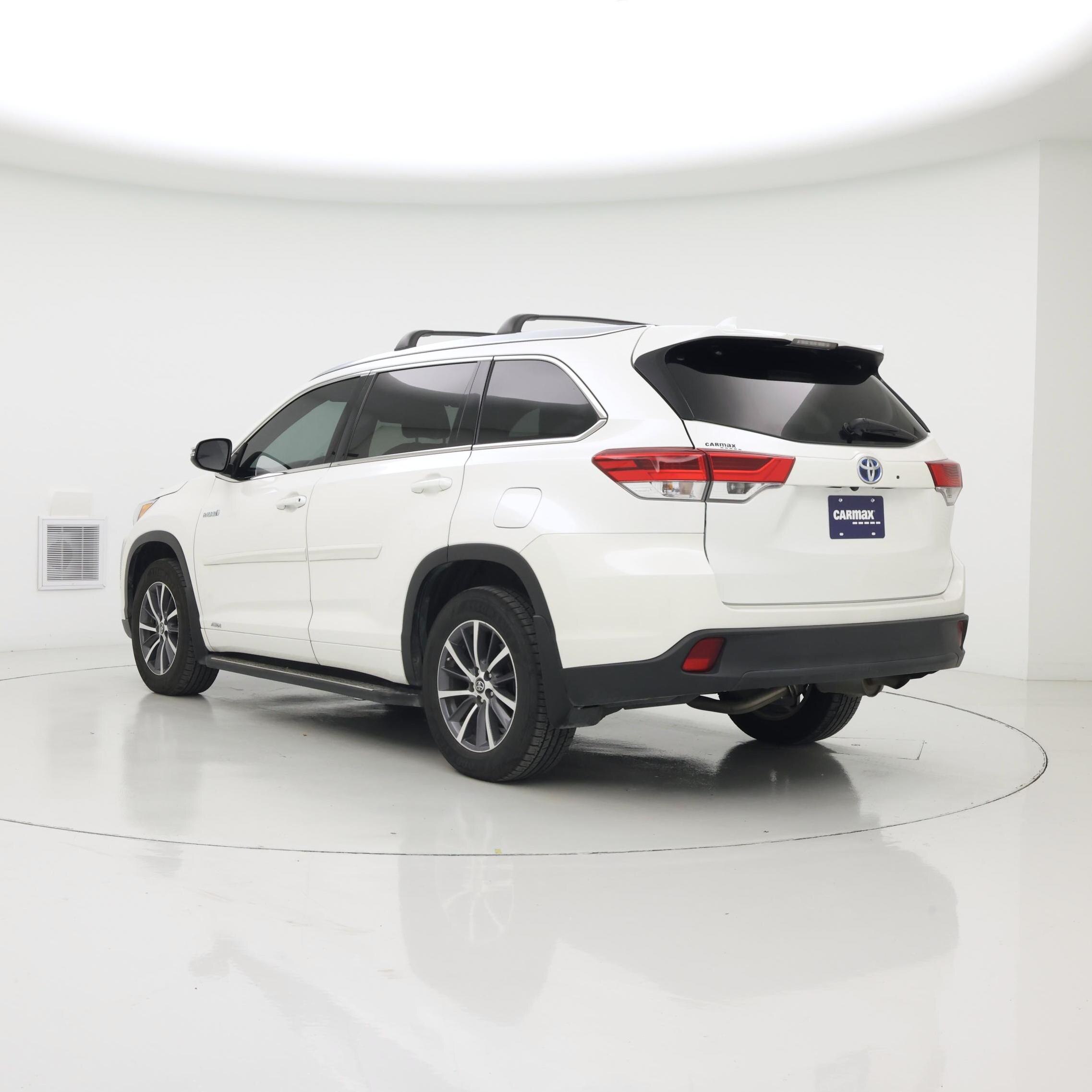 Thumbnail: 2018 Toyota Highlander - 2