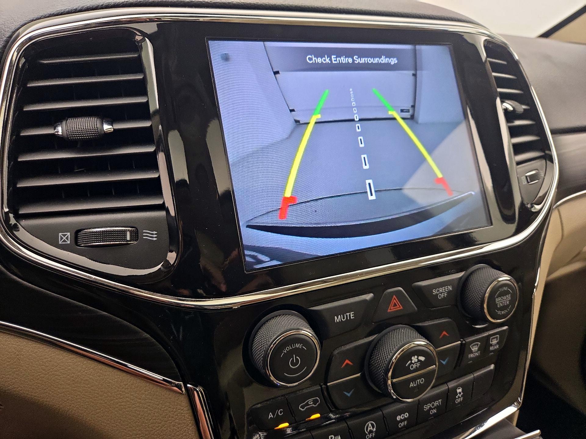 Thumbnail: 2021 Jeep Grand Cherokee - 15