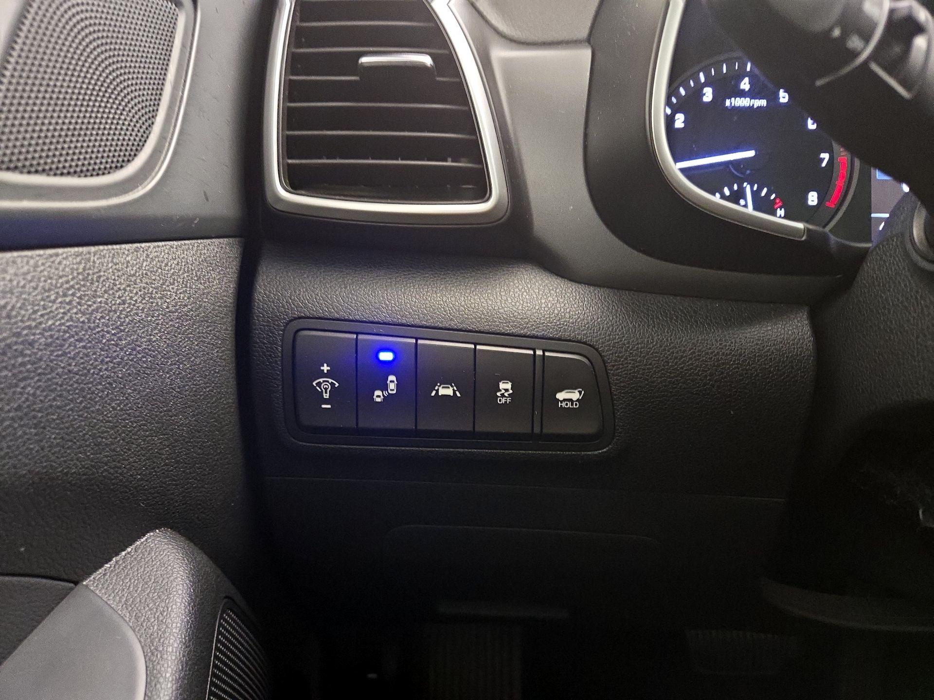 Thumbnail: 2020 Hyundai Tucson - 13