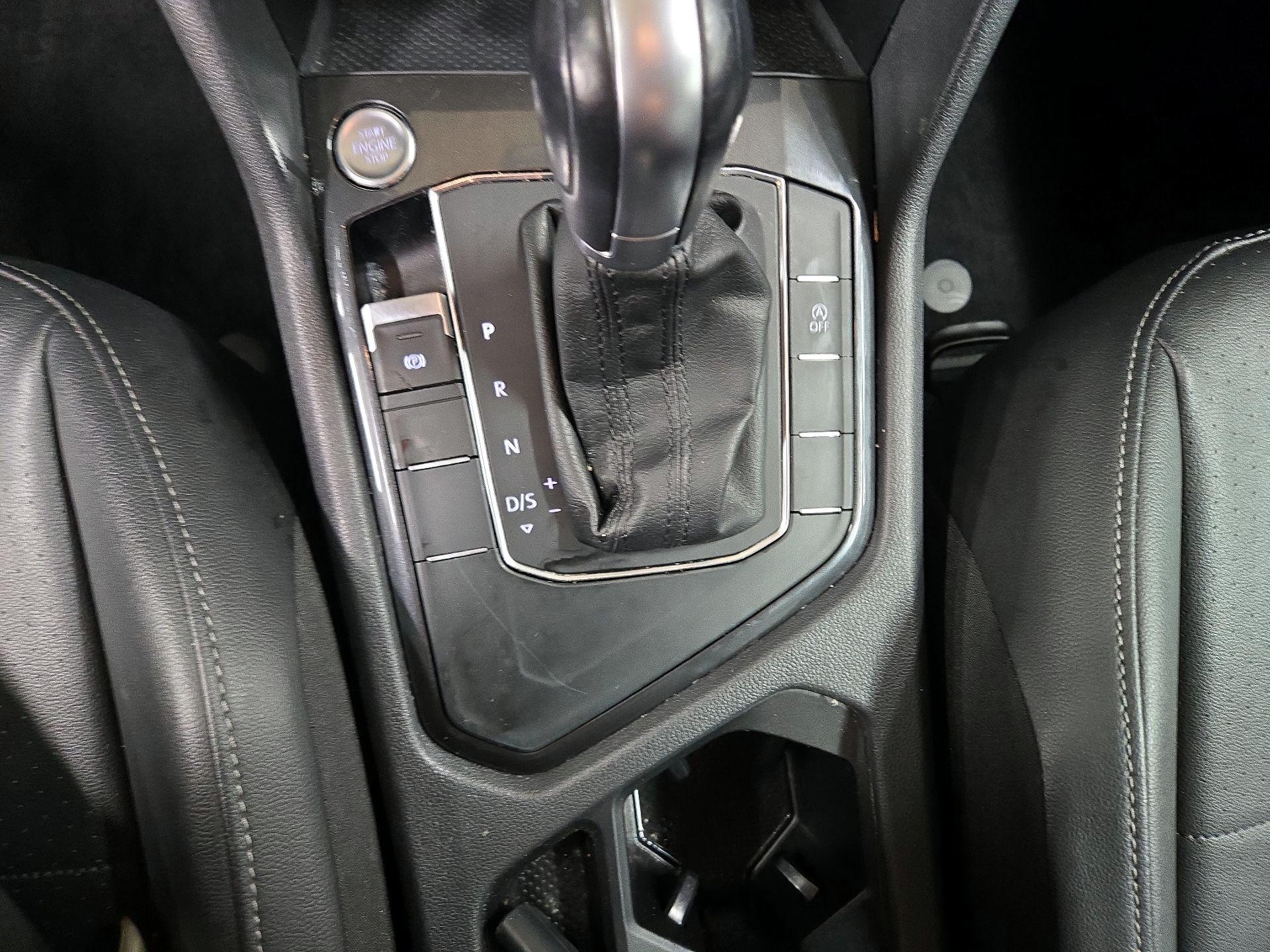 Thumbnail: 2018 Volkswagen Tiguan - 16