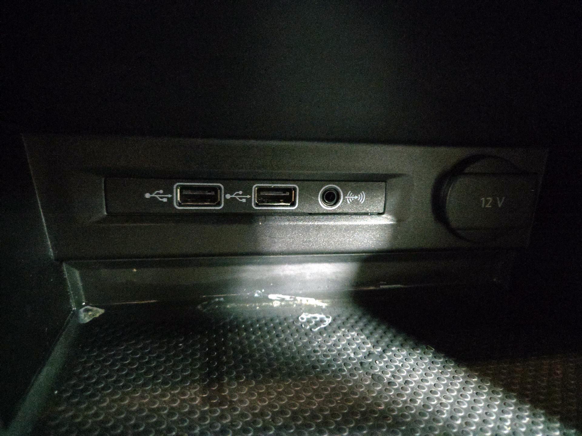 Thumbnail: 2018 Volkswagen Tiguan - 17