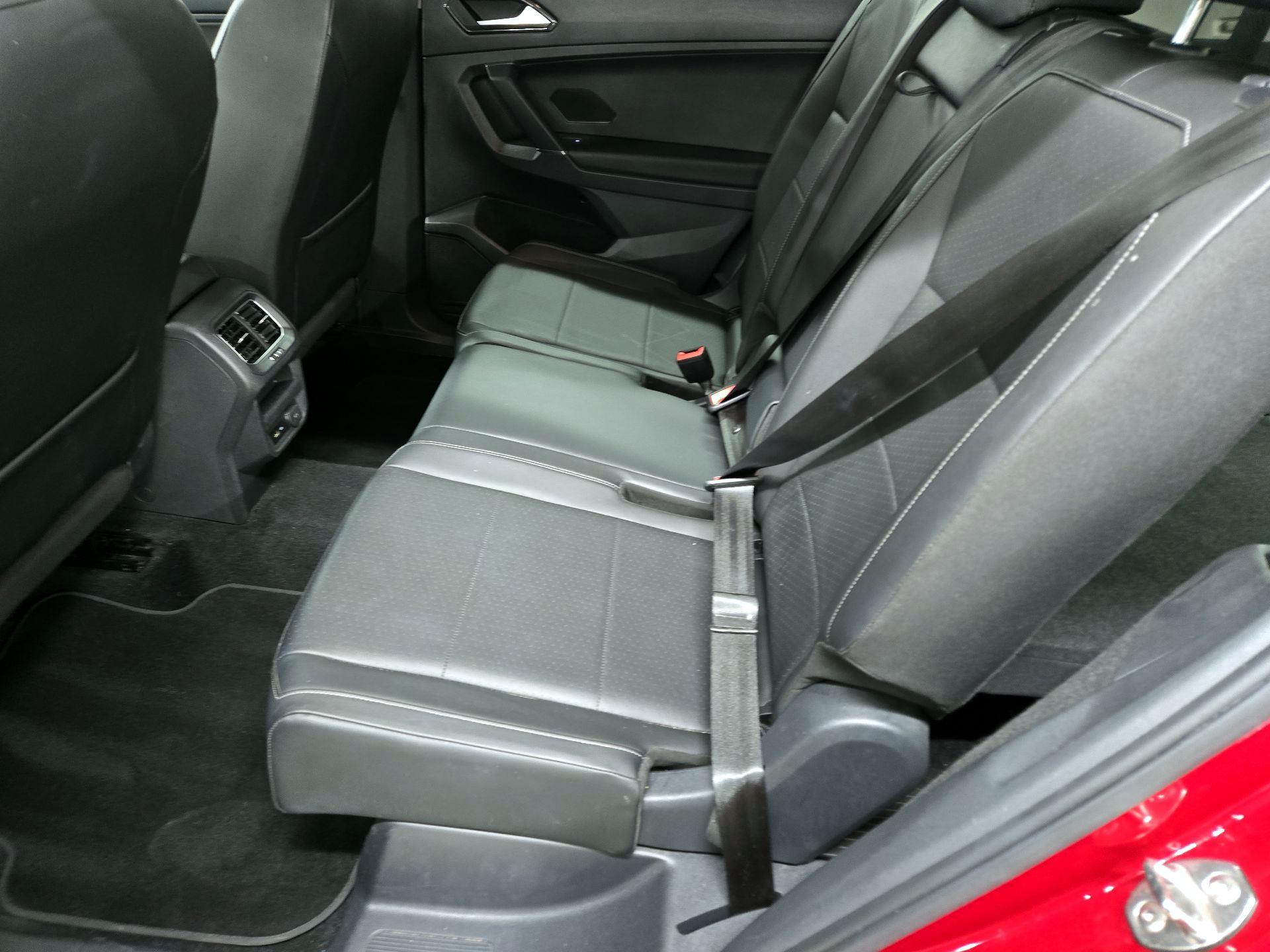 Thumbnail: 2018 Volkswagen Tiguan - 18