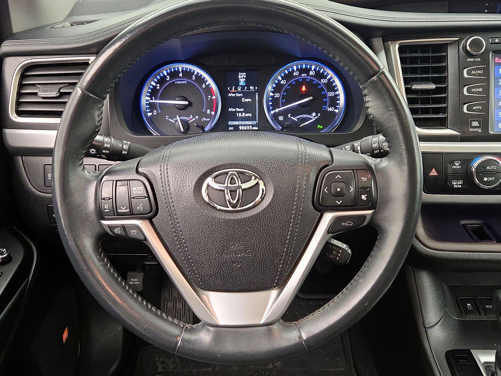 Thumbnail: 2016 Toyota Highlander - 10