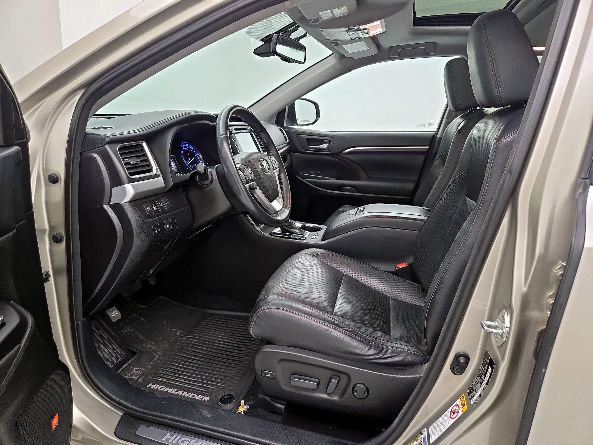 Thumbnail: 2016 Toyota Highlander - 11