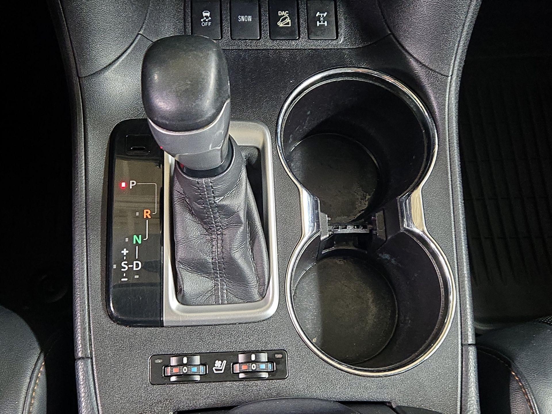 Thumbnail: 2016 Toyota Highlander - 18