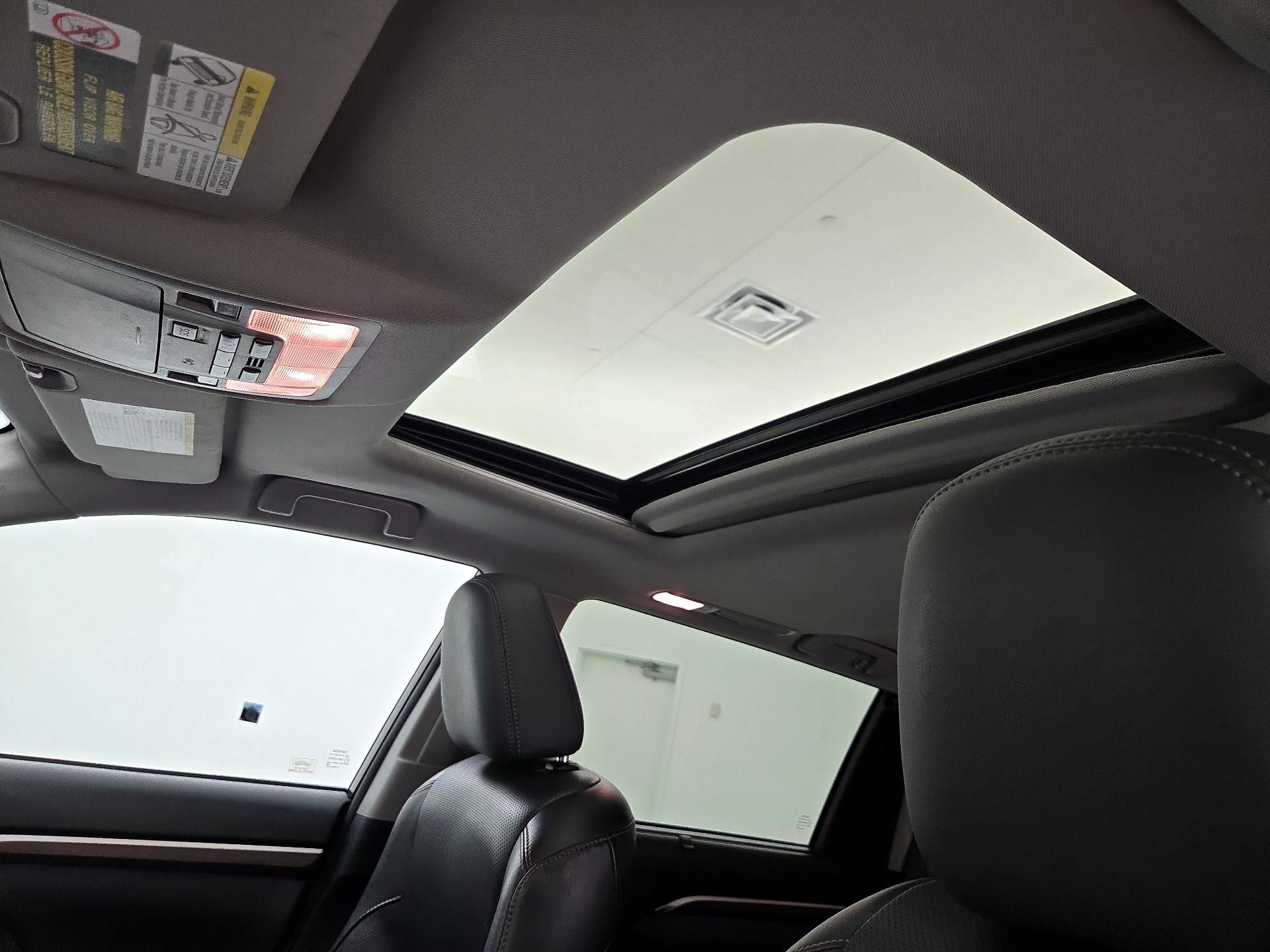 Thumbnail: 2016 Toyota Highlander - 20