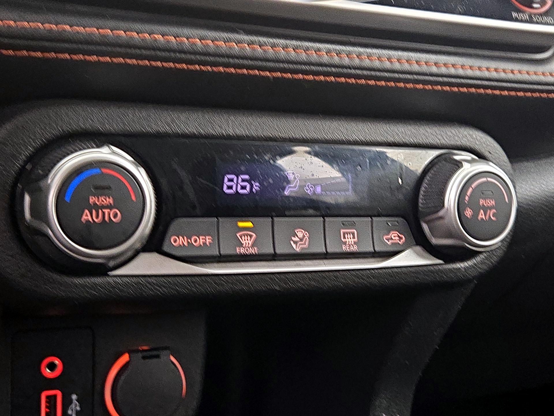 Thumbnail: 2018 Nissan Kicks - 16