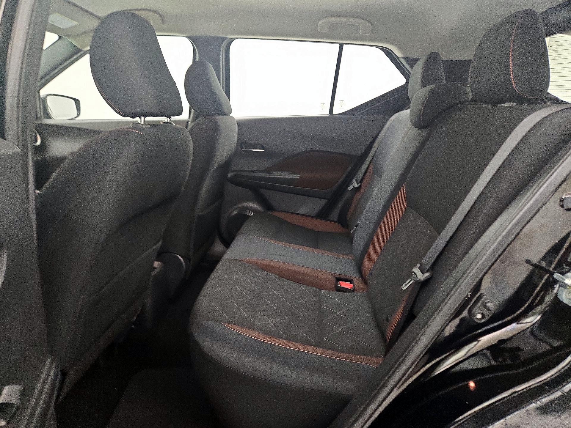 Thumbnail: 2018 Nissan Kicks - 19