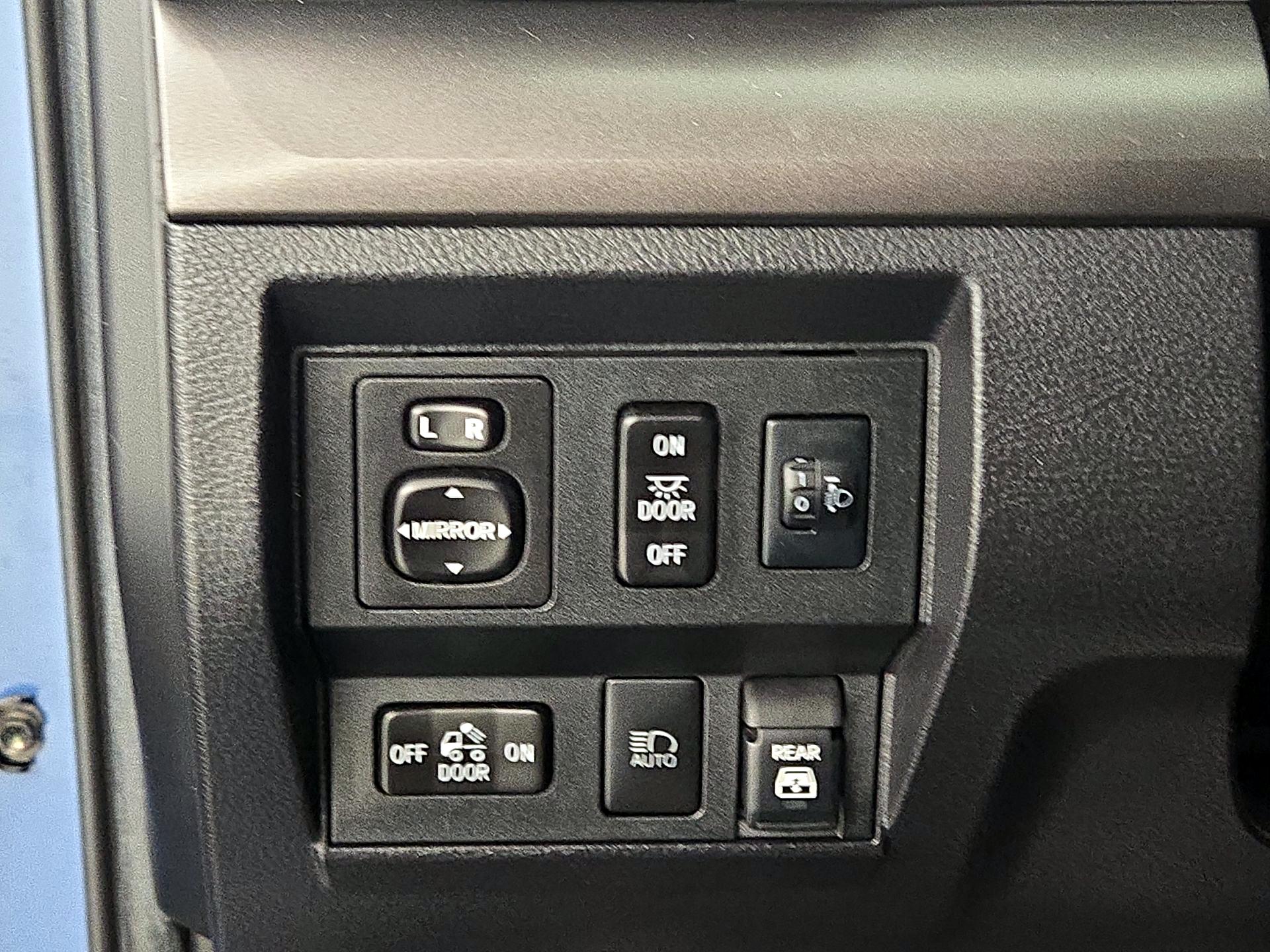 Thumbnail: 2020 Toyota Tundra - 13