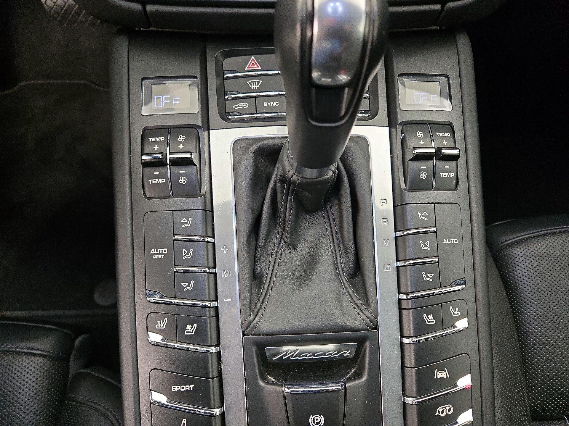 Thumbnail: 2020 Porsche Macan - 17