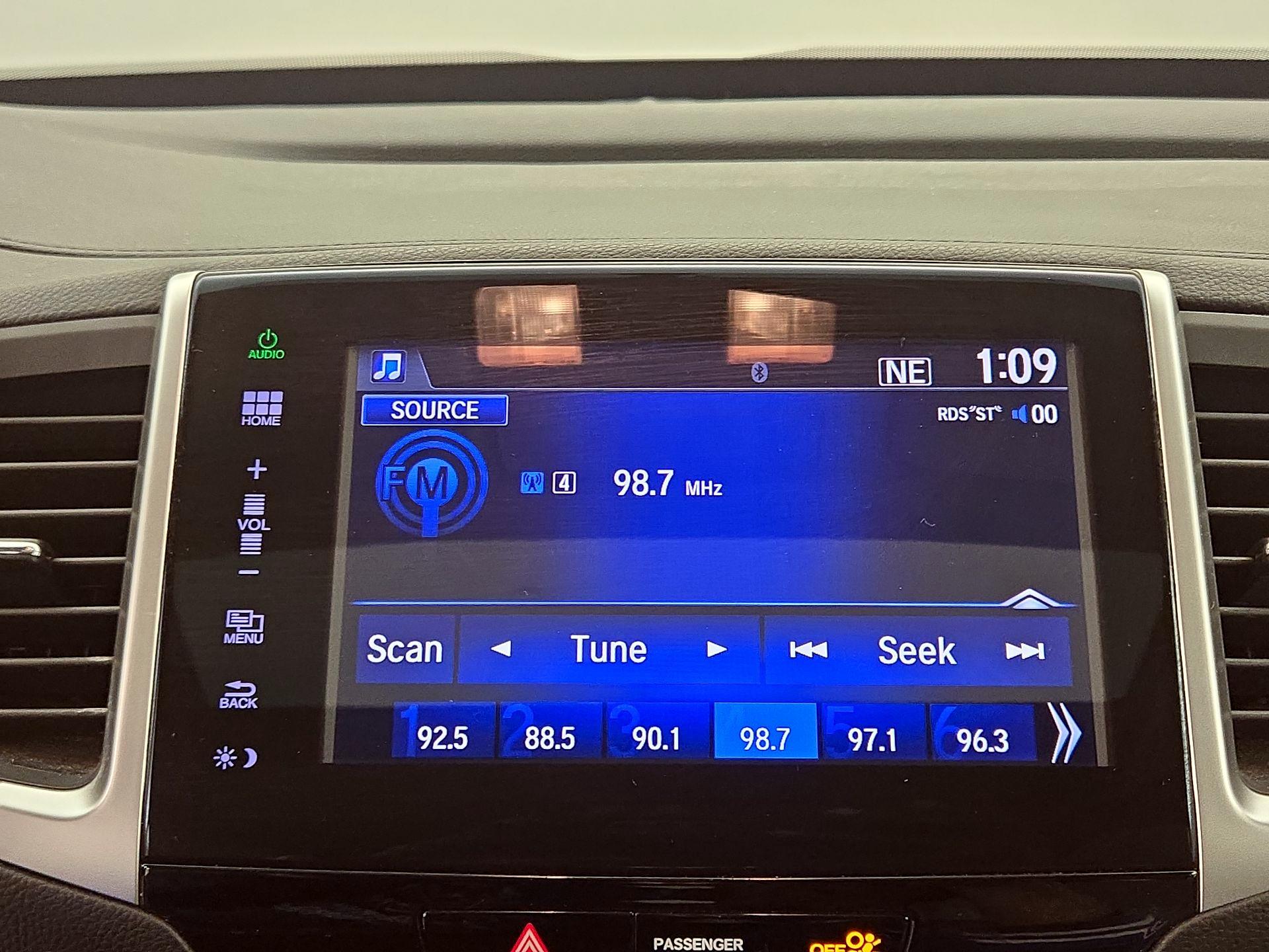 Thumbnail: 2016 Honda Pilot - 15