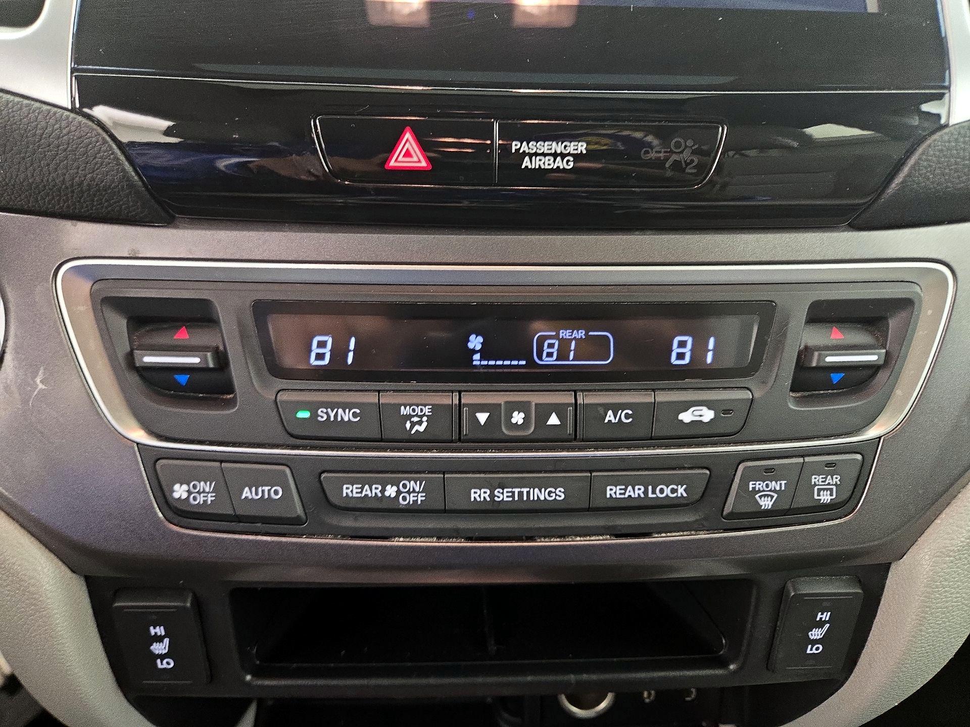 Thumbnail: 2016 Honda Pilot - 16